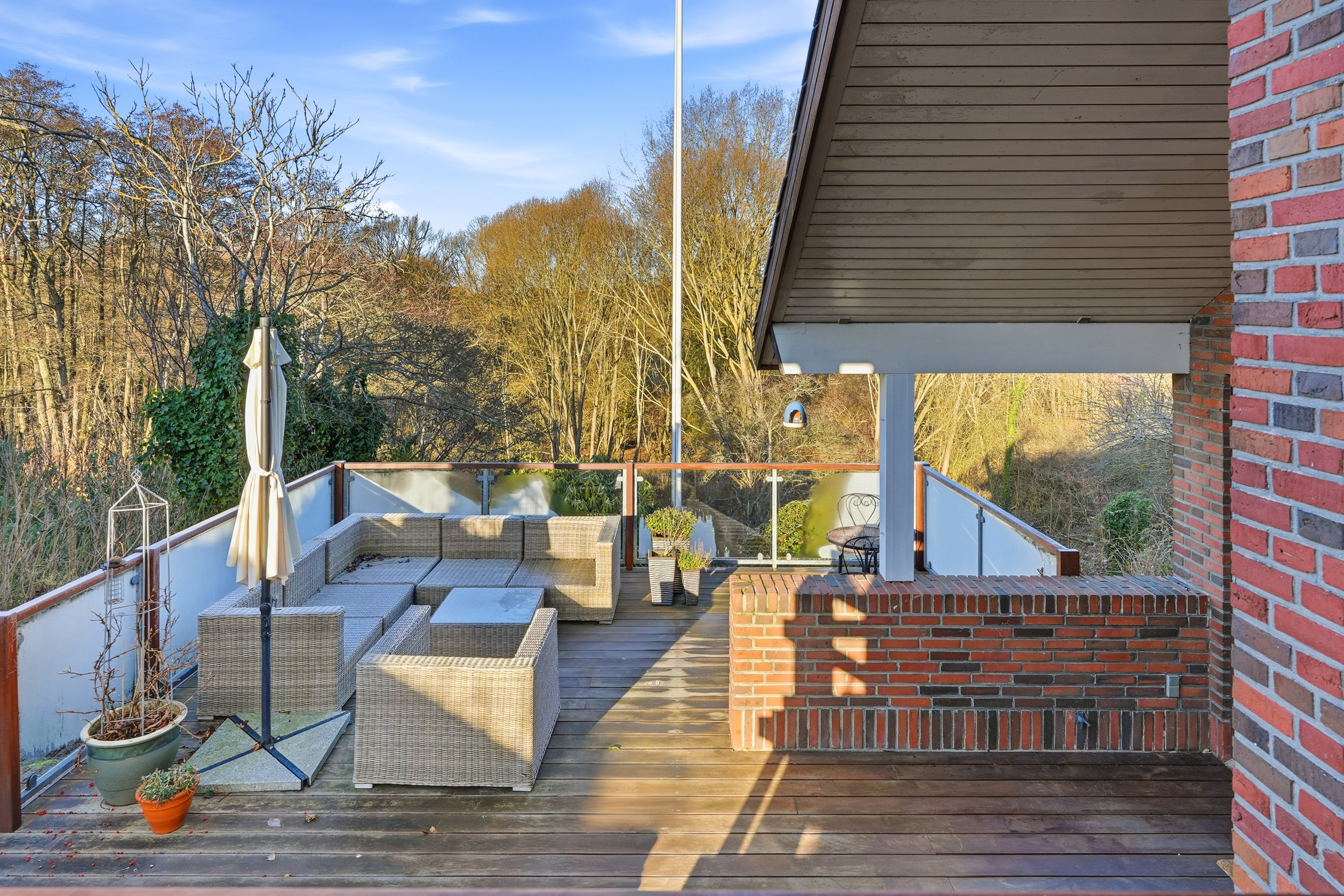 Fremhævet terrasse billede i fuldskærmstilstand. Billede af Rypebakken 32, Snestrup, 5210 Odense NV