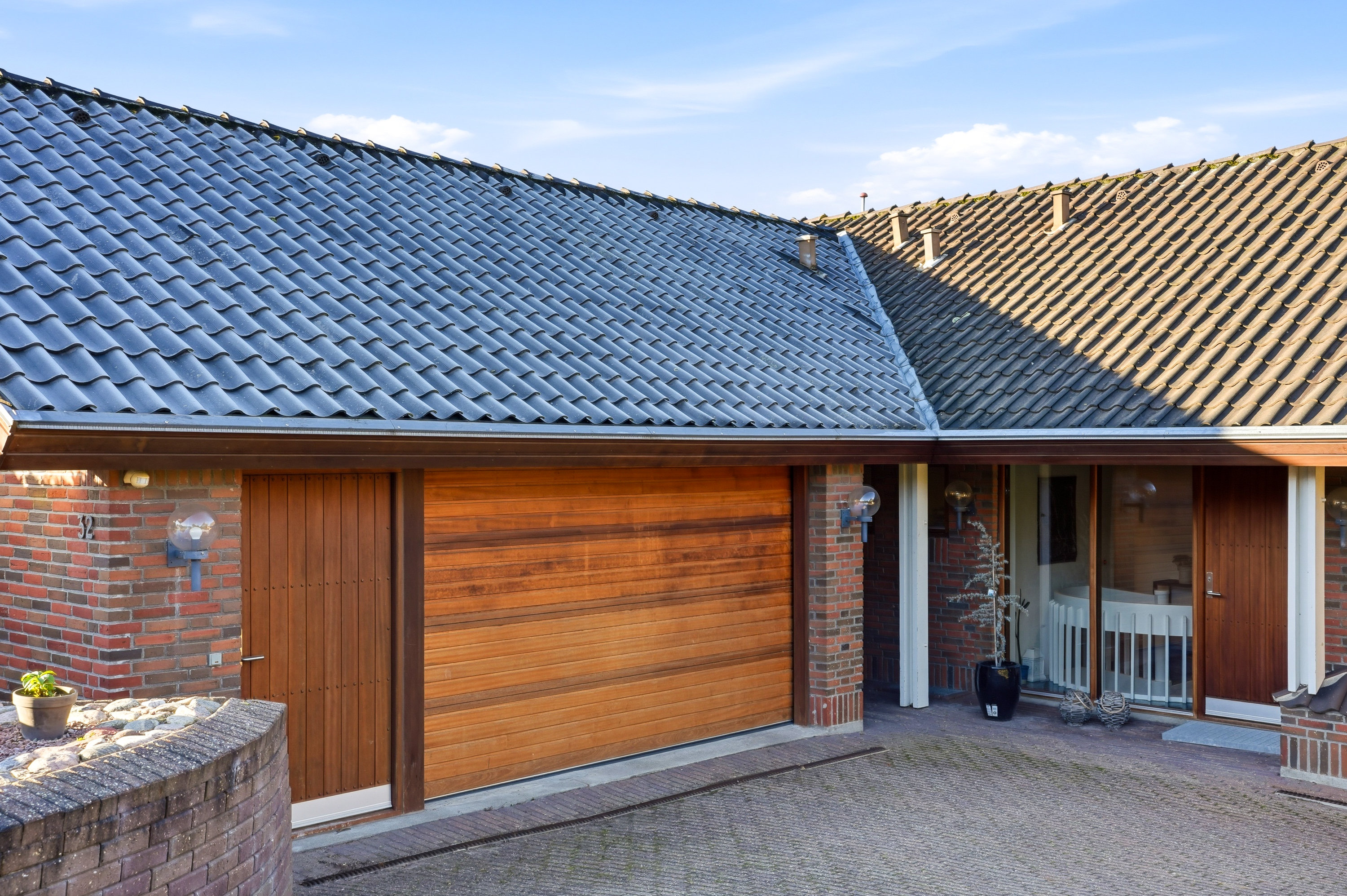 Fremhævet facade billede i fuldskærmstilstand. Billede af Rypebakken 32, Snestrup, 5210 Odense NV