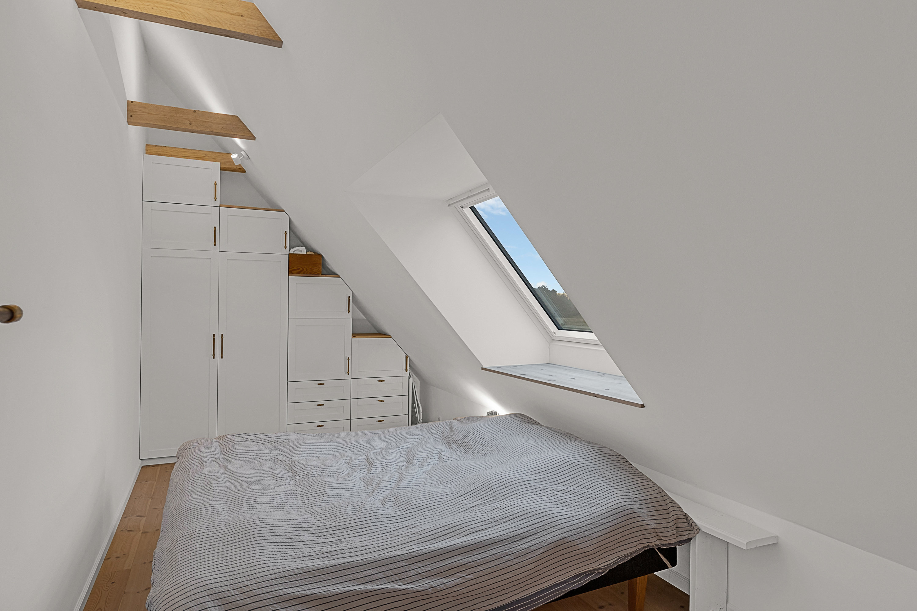 Fremhævet soveværelse billede i fuldskærmstilstand. Billede af Dyreborgskovvej 2, Dyreborg, 5600 Faaborg