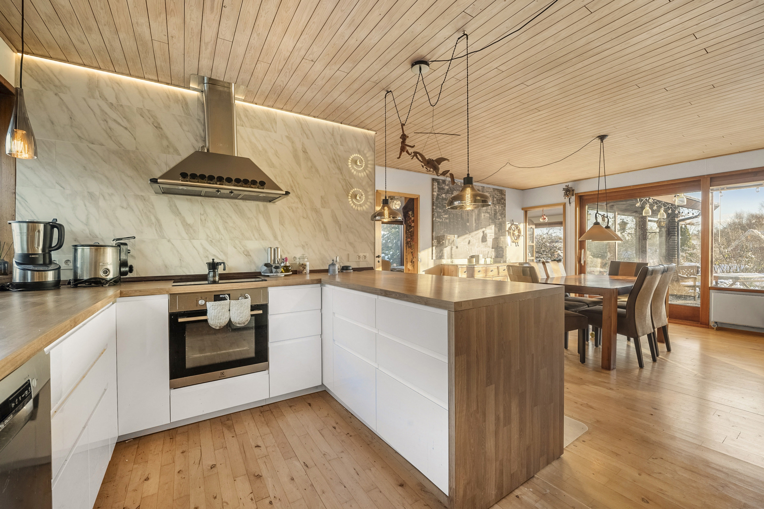 Fremhævet køkken billede i fuldskærmstilstand. Billede af Ringvej 52, 2970 Hørsholm