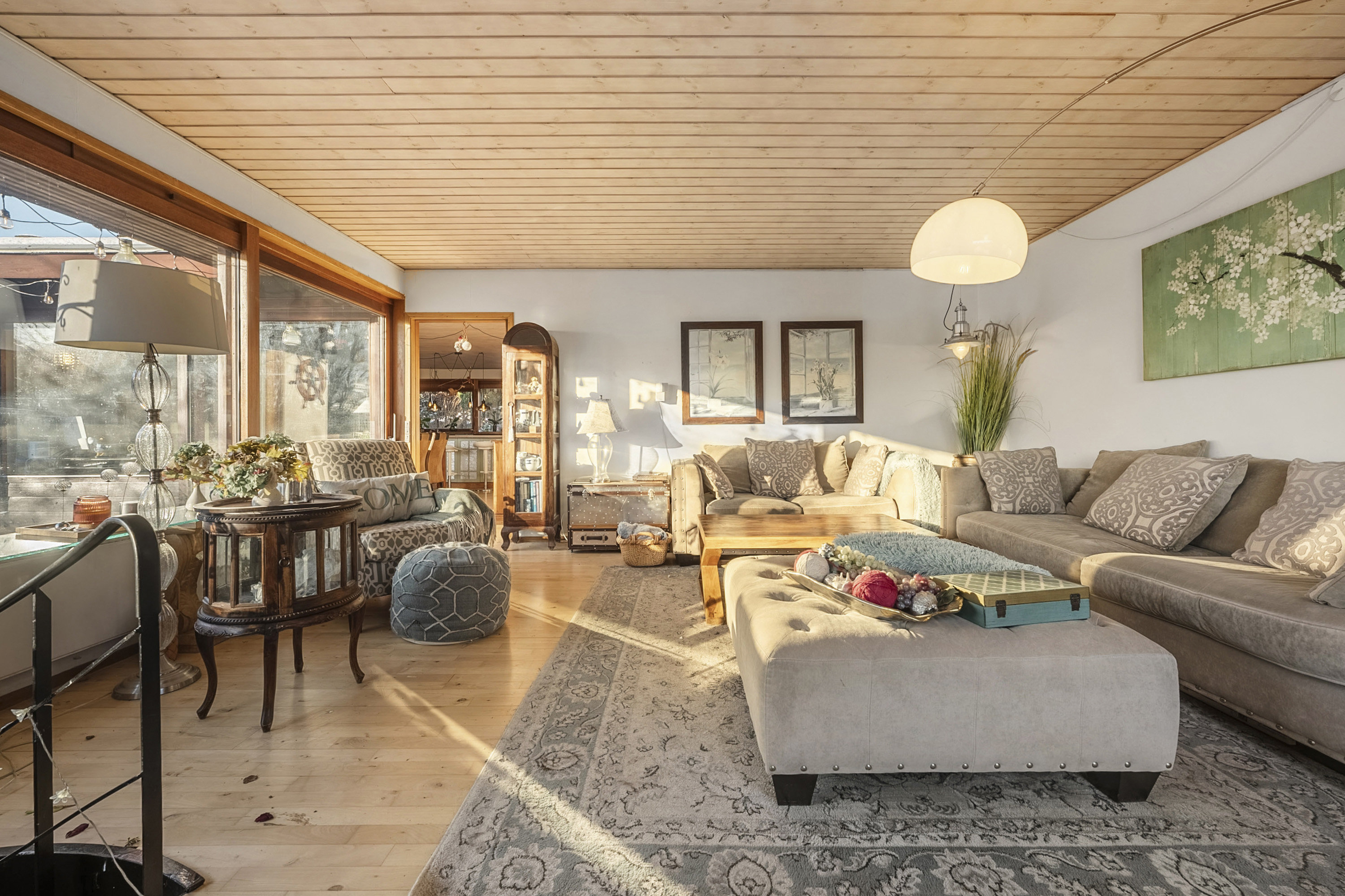 Fremhævet stue billede i fuldskærmstilstand. Billede af Ringvej 52, 2970 Hørsholm