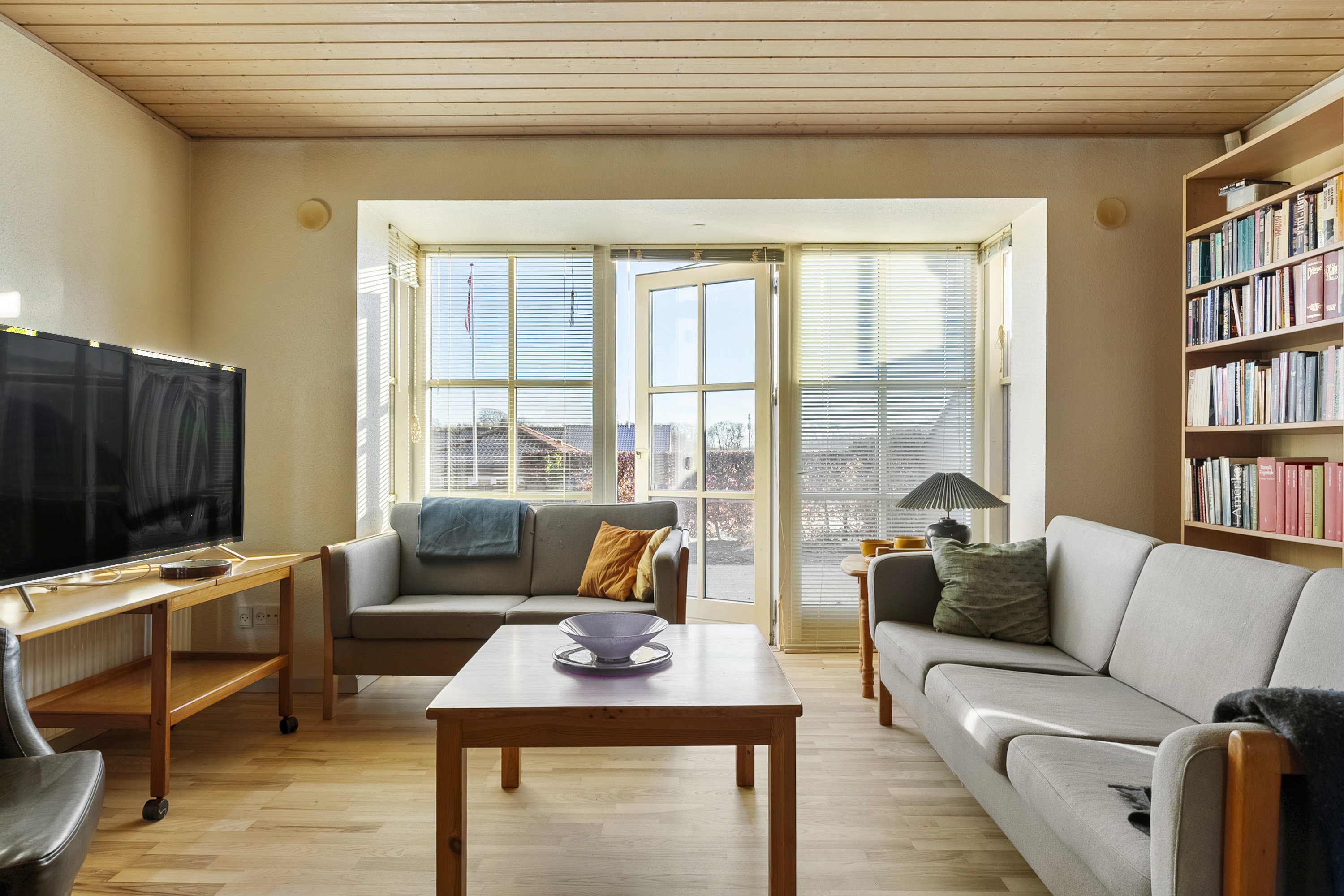 Fremhævet stue billede i fuldskærmstilstand. Billede af Jegstrupvej 154, 8361 Hasselager