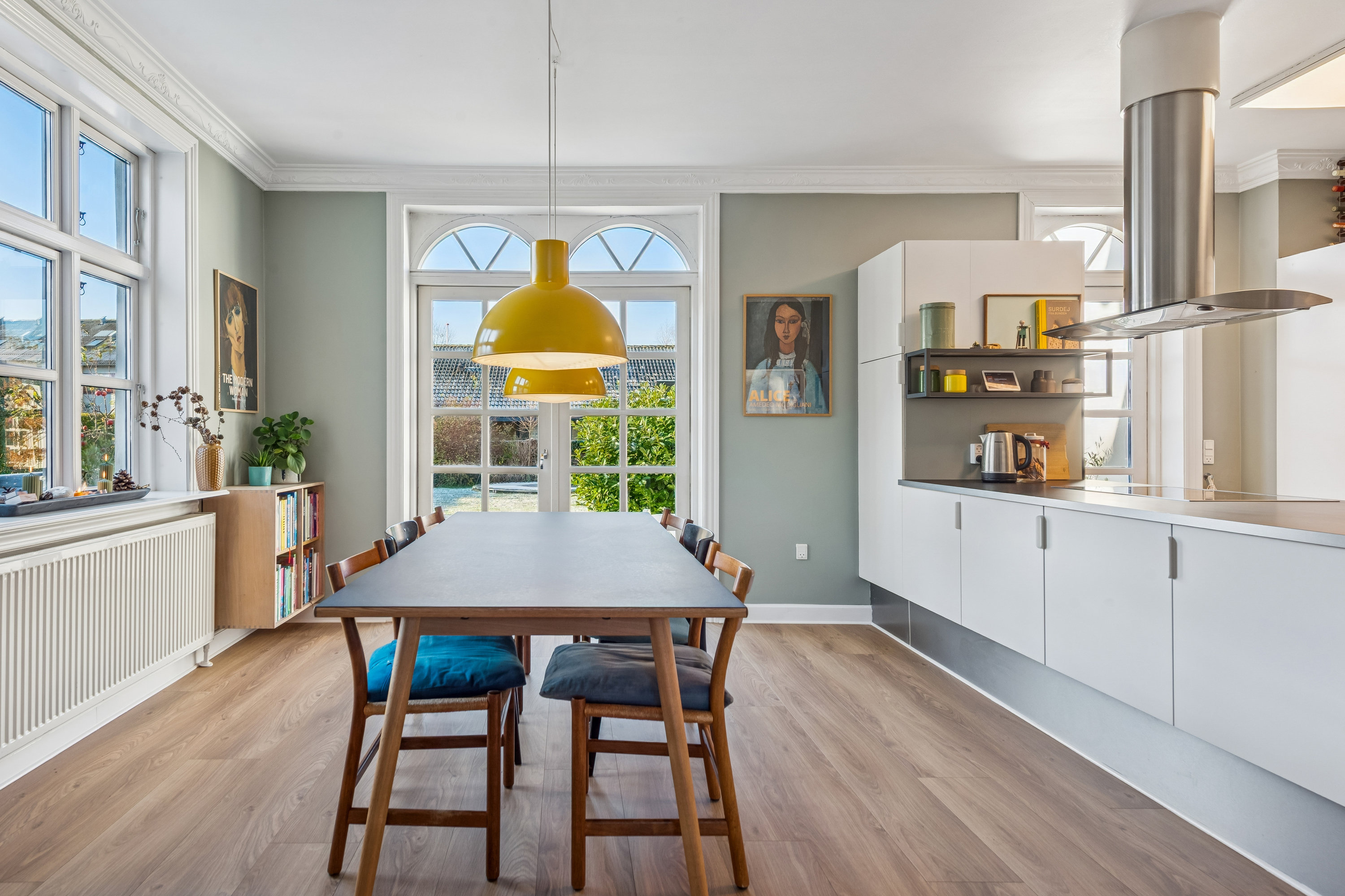 Fremhævet stue billede i fuldskærmstilstand. Billede af Østerparken 28, 2630 Taastrup