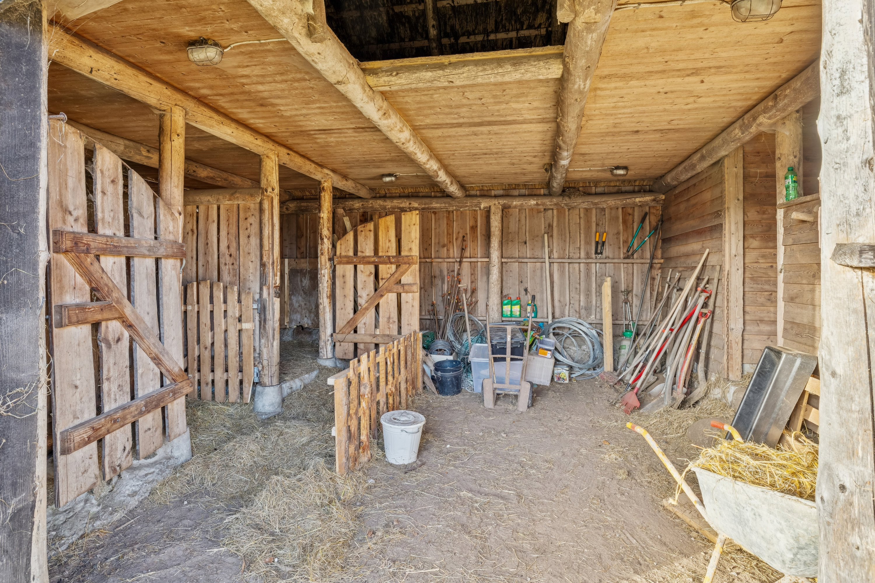 Fremhævet stald billede i fuldskærmstilstand. Billede af Dystrup Kær 2, 8586 Ørum Djurs