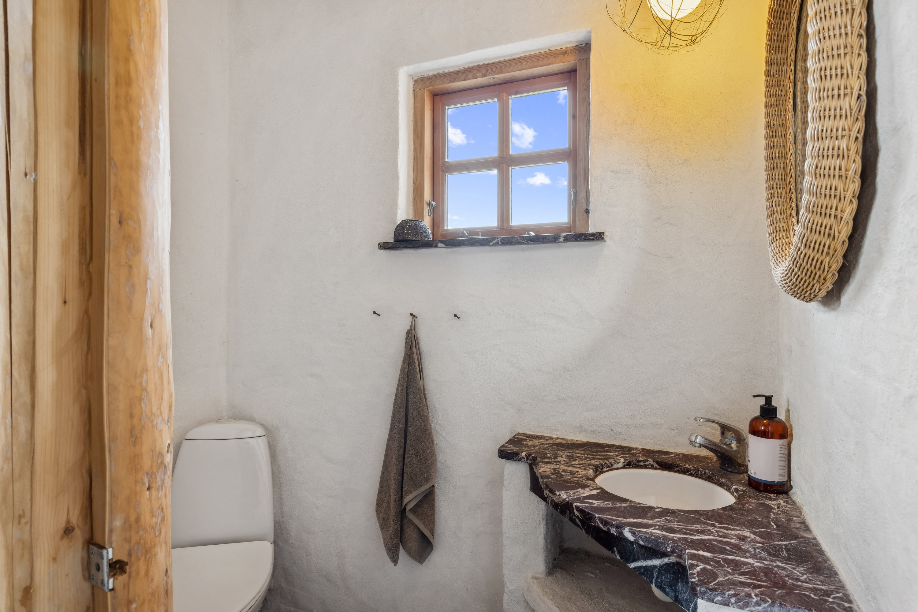 Fremhævet badeværelse billede i fuldskærmstilstand. Billede af Dystrup Kær 2, 8586 Ørum Djurs