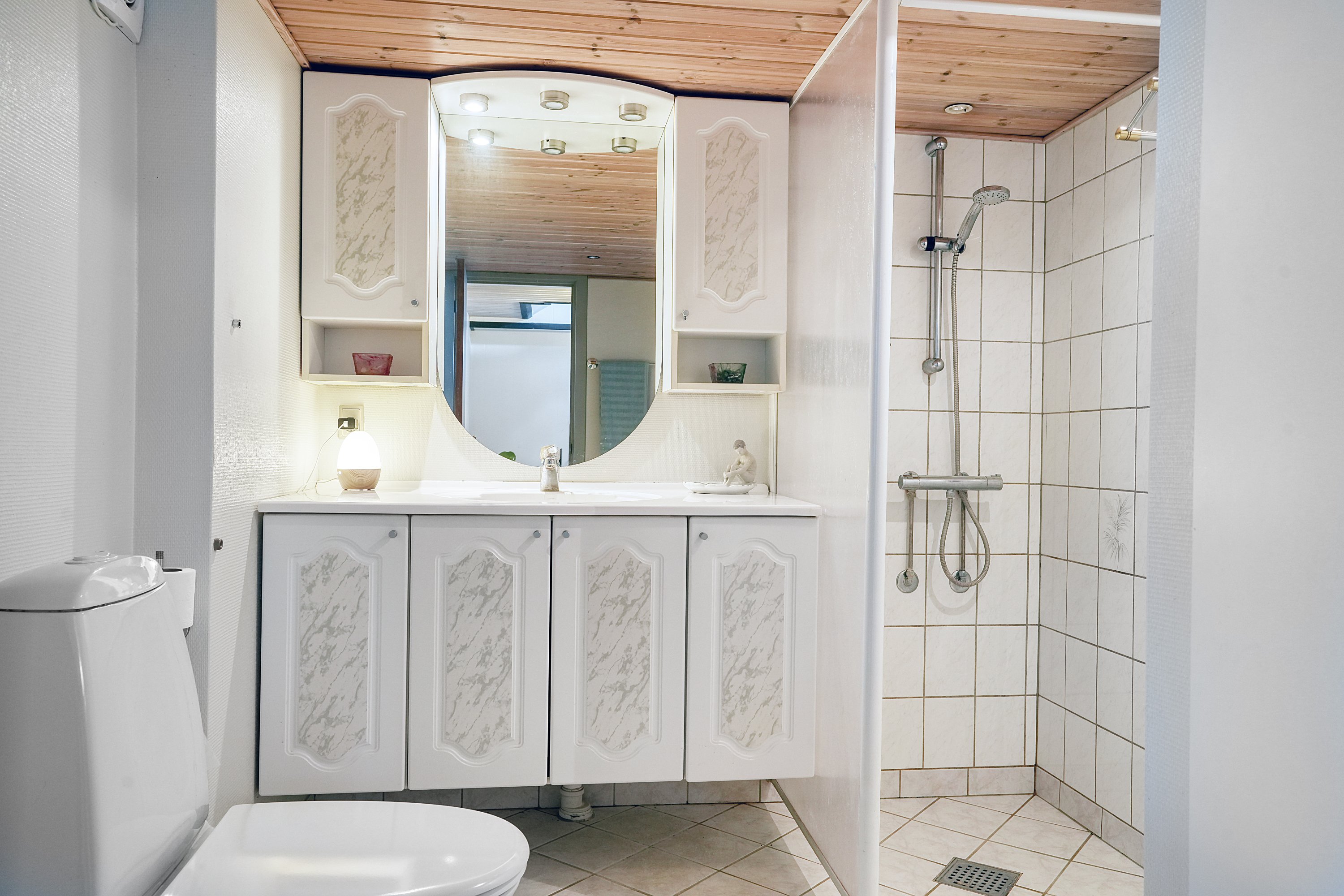 Fremhævet badeværelse billede i fuldskærmstilstand. Billede af Nyledsbakken 26, 4500 Nykøbing Sj