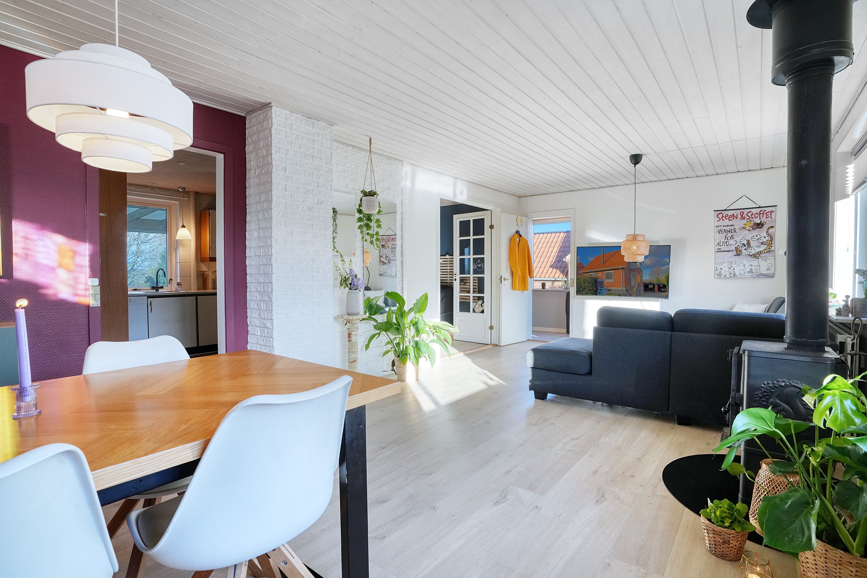 Fremhævet stue billede i fuldskærmstilstand. Billede af Nyledsbakken 26, 4500 Nykøbing Sj