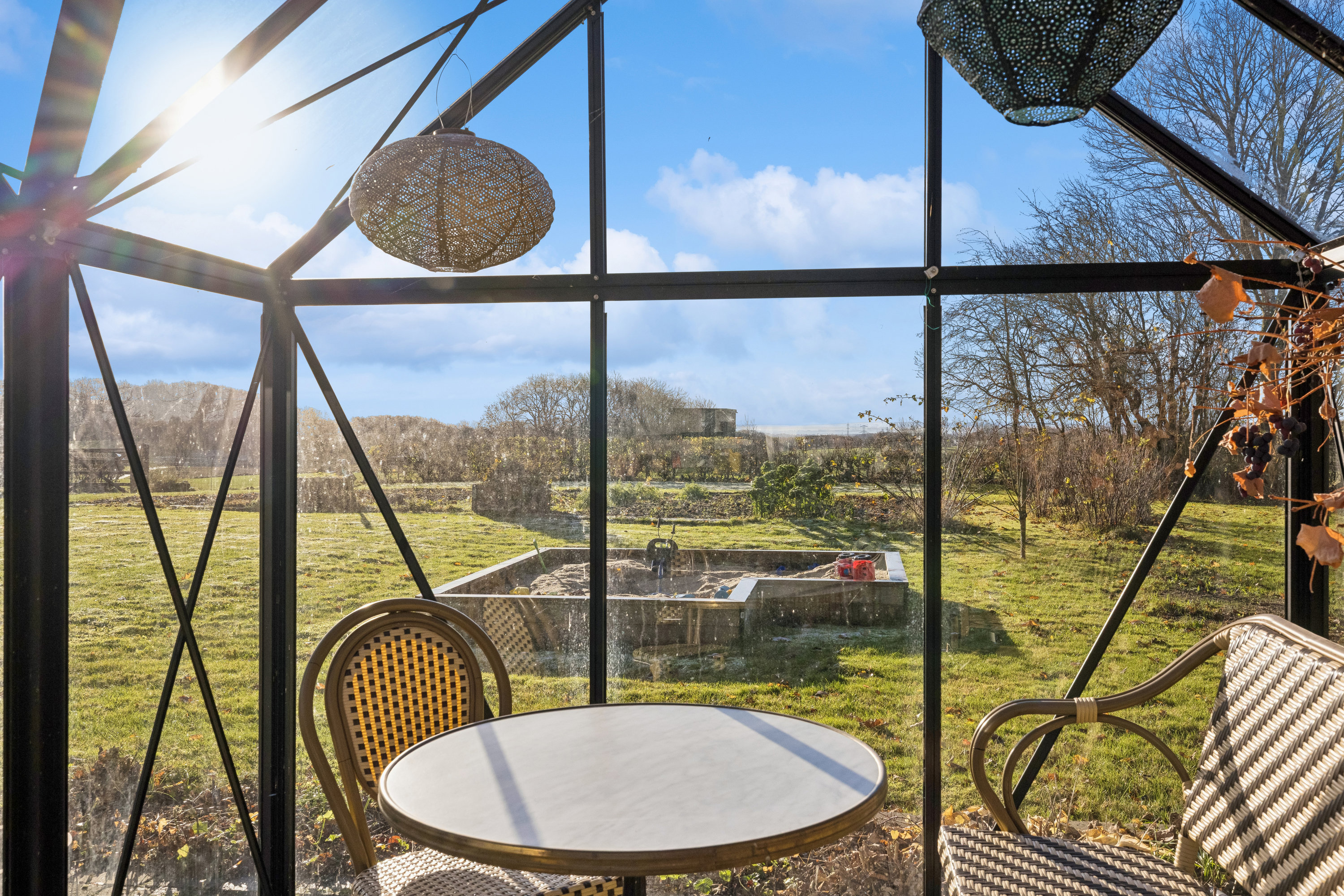 Fremhævet terrasse billede i fuldskærmstilstand. Billede af Tronkærvej 129, 8541 Skødstrup