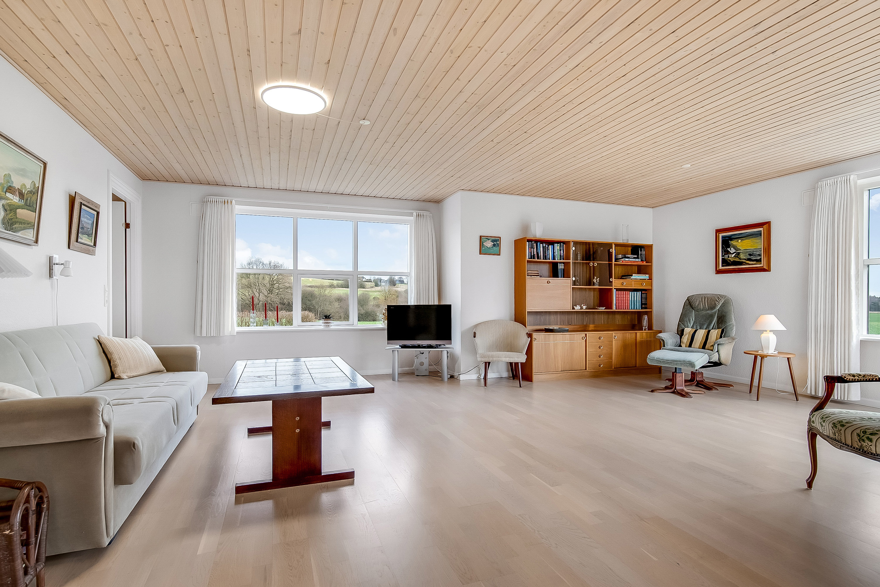 Fremhævet stue billede i fuldskærmstilstand. Billede af Præstekæret 9, Påby, 6000 Kolding