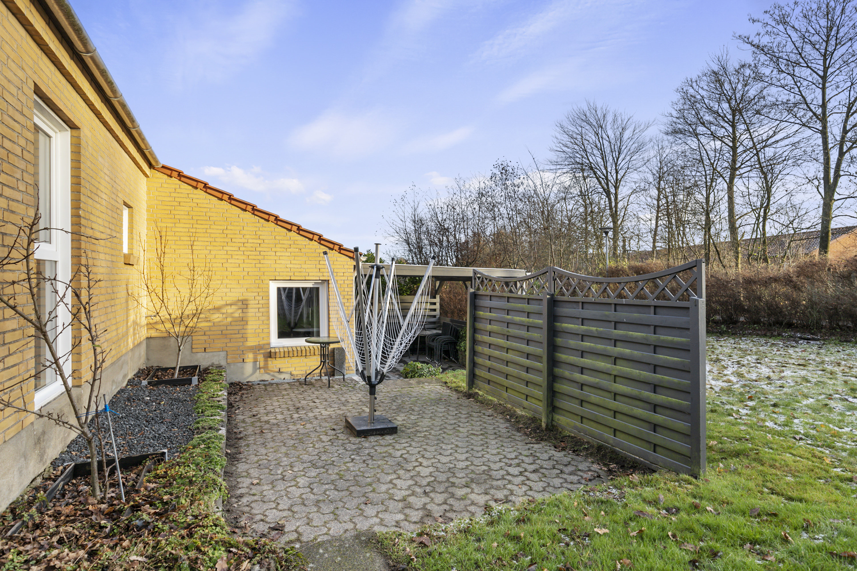 Fremhævet terrasse billede i fuldskærmstilstand. Billede af Knolden 2, 9700 Brønderslev