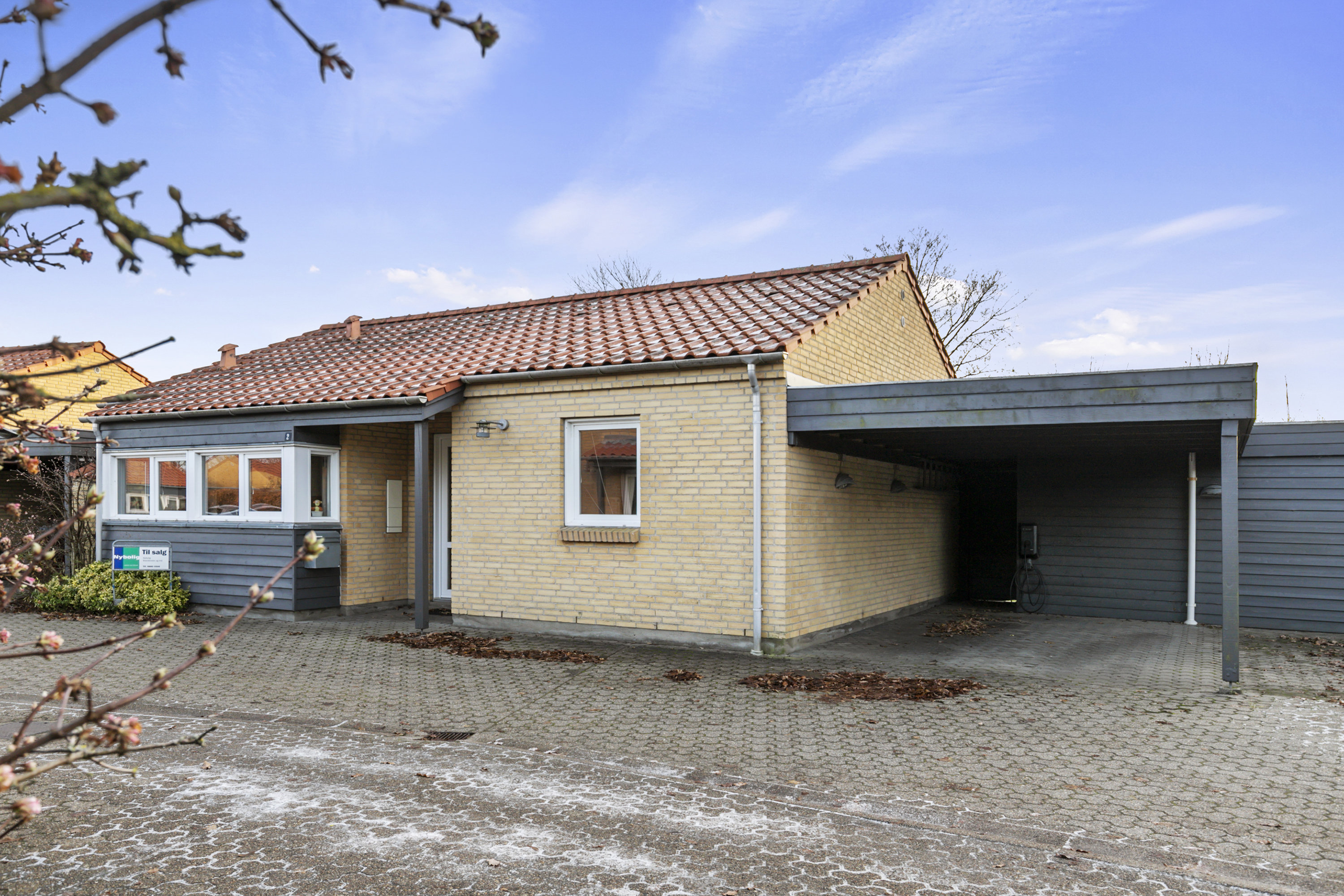 Fremhævet facade billede i fuldskærmstilstand. Billede af Knolden 2, 9700 Brønderslev