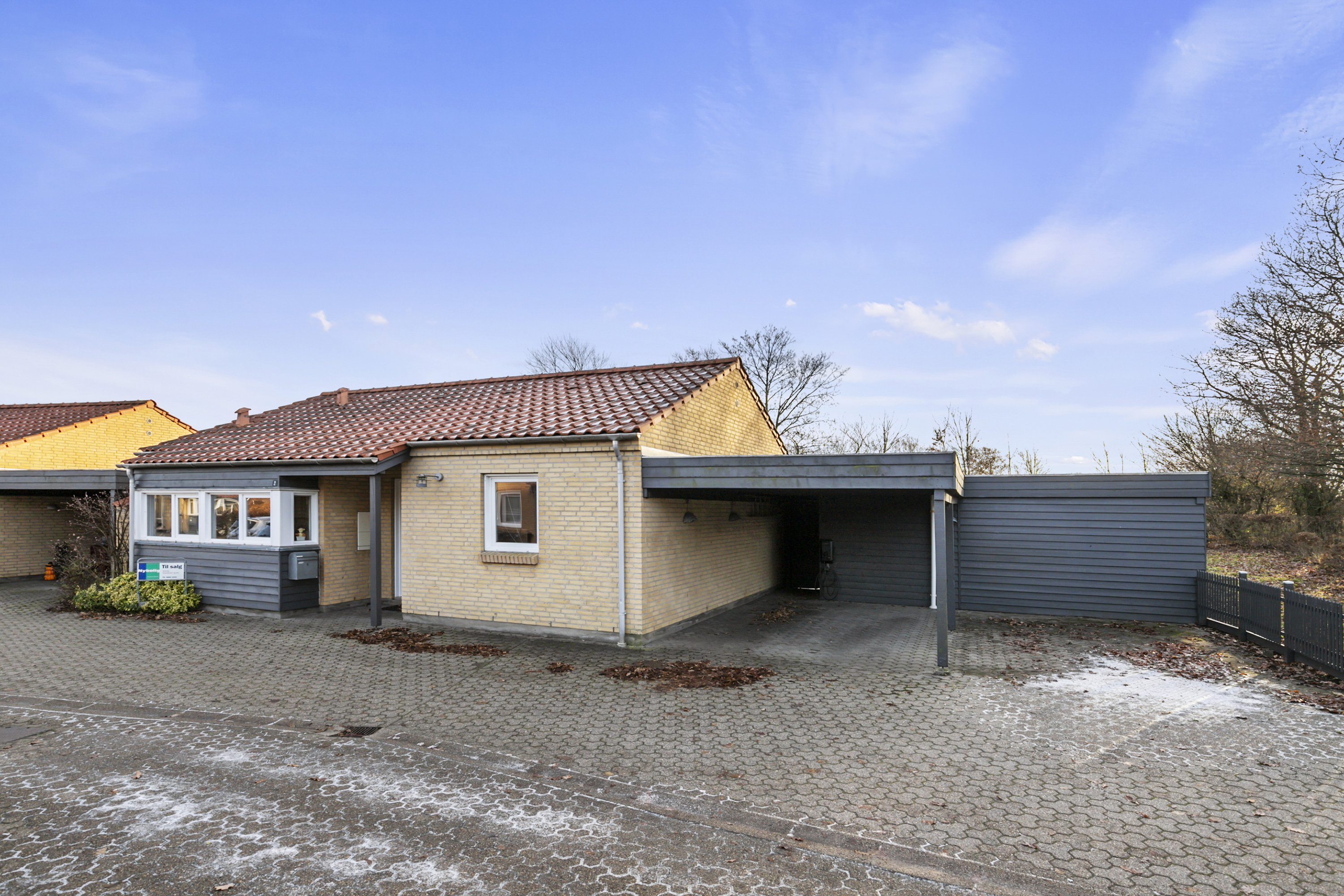 Fremhævet facade billede i fuldskærmstilstand. Billede af Knolden 2, 9700 Brønderslev