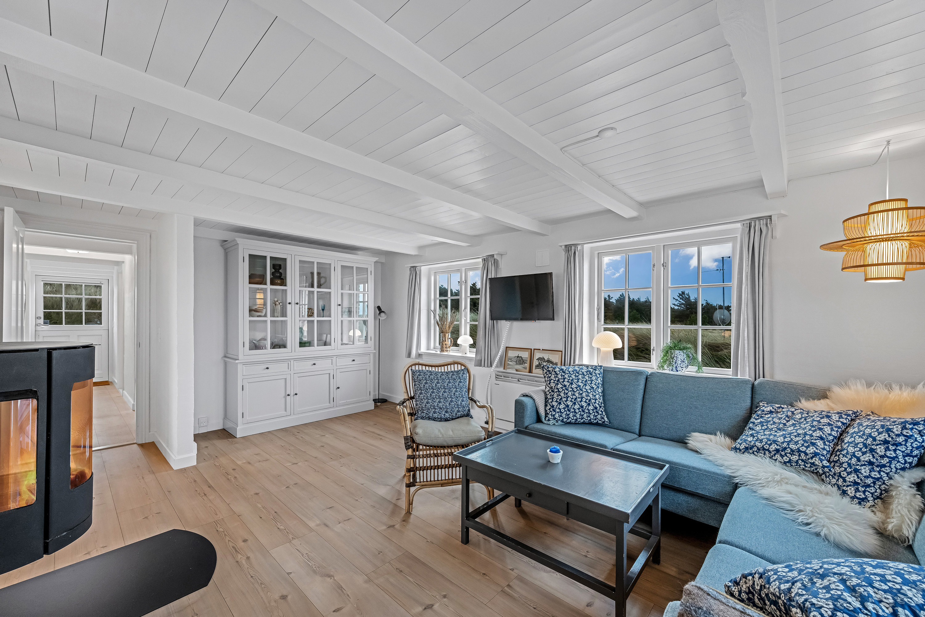 Fremhævet stue billede i fuldskærmstilstand. Billede af Redningsvejen 47, Nymindegab, 6830 Nørre Nebel