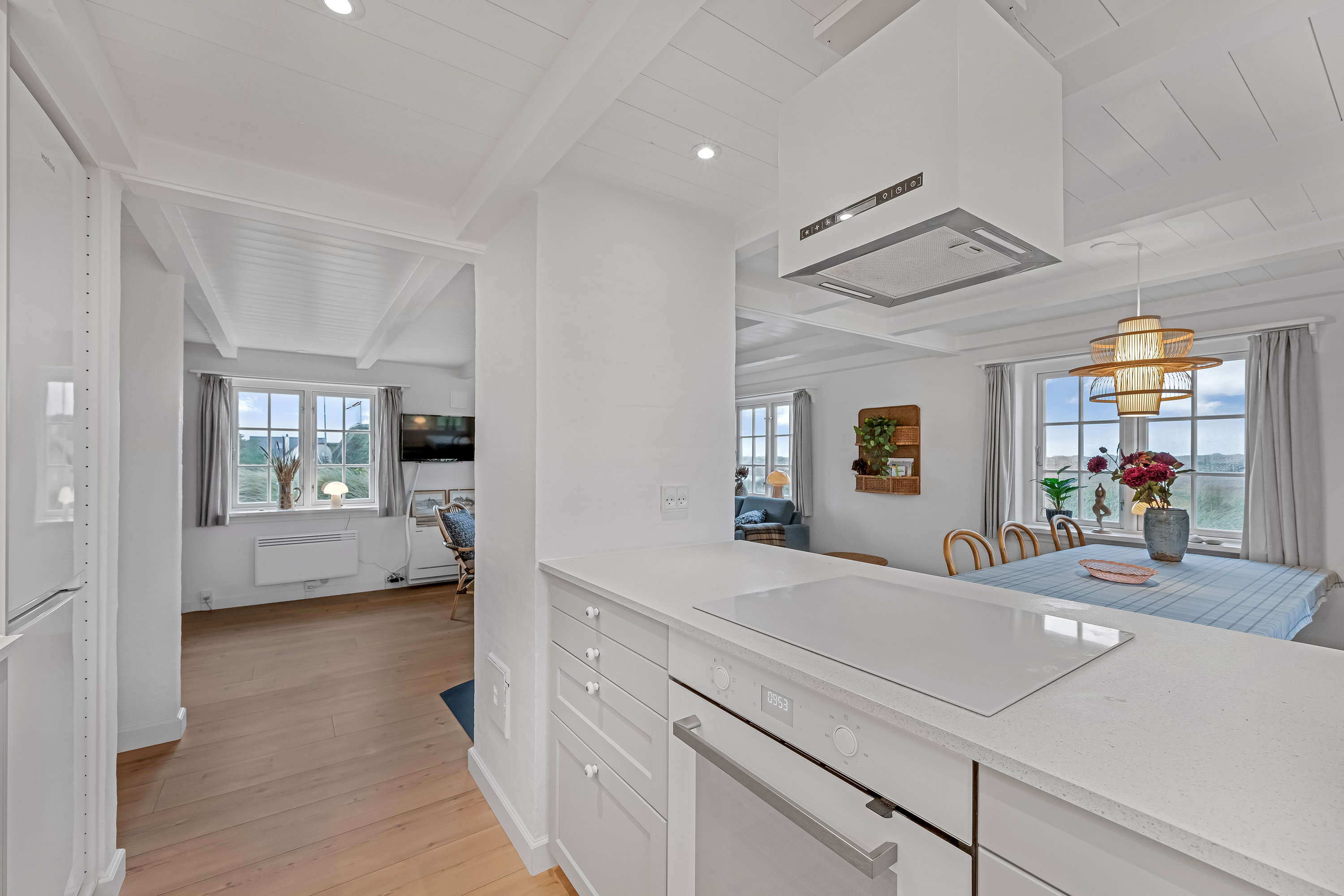 Fremhævet køkken billede i fuldskærmstilstand. Billede af Redningsvejen 47, Nymindegab, 6830 Nørre Nebel