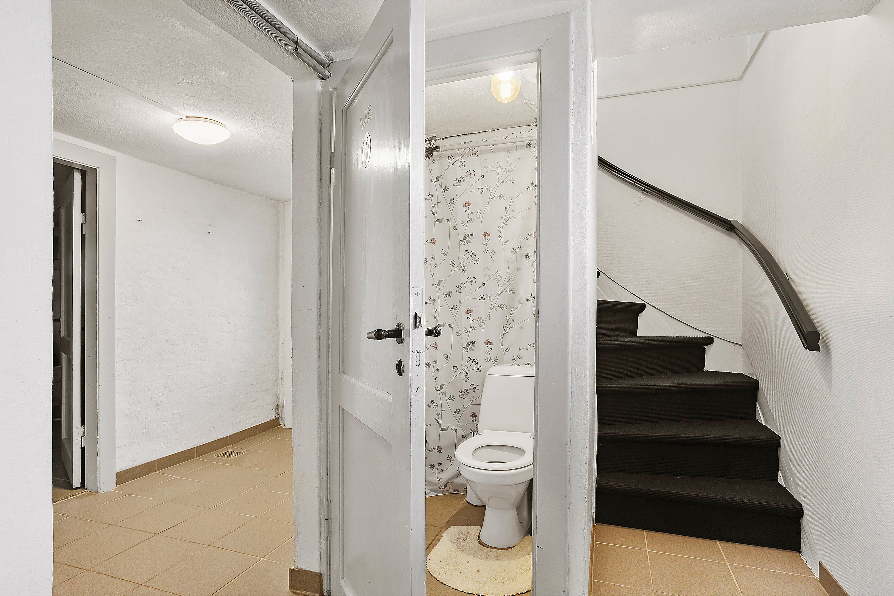 Fremhævet toilet billede i fuldskærmstilstand. Billede af Østerbygårdvej 4, Ø Hovborg, 6682 Hovborg