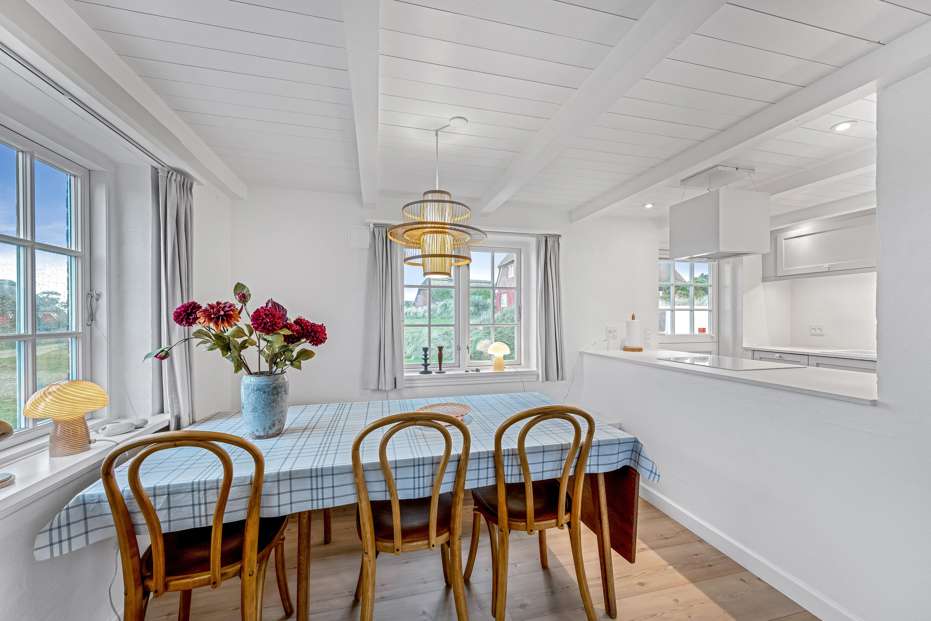 Fremhævet stue billede i fuldskærmstilstand. Billede af Redningsvejen 47, Nymindegab, 6830 Nørre Nebel