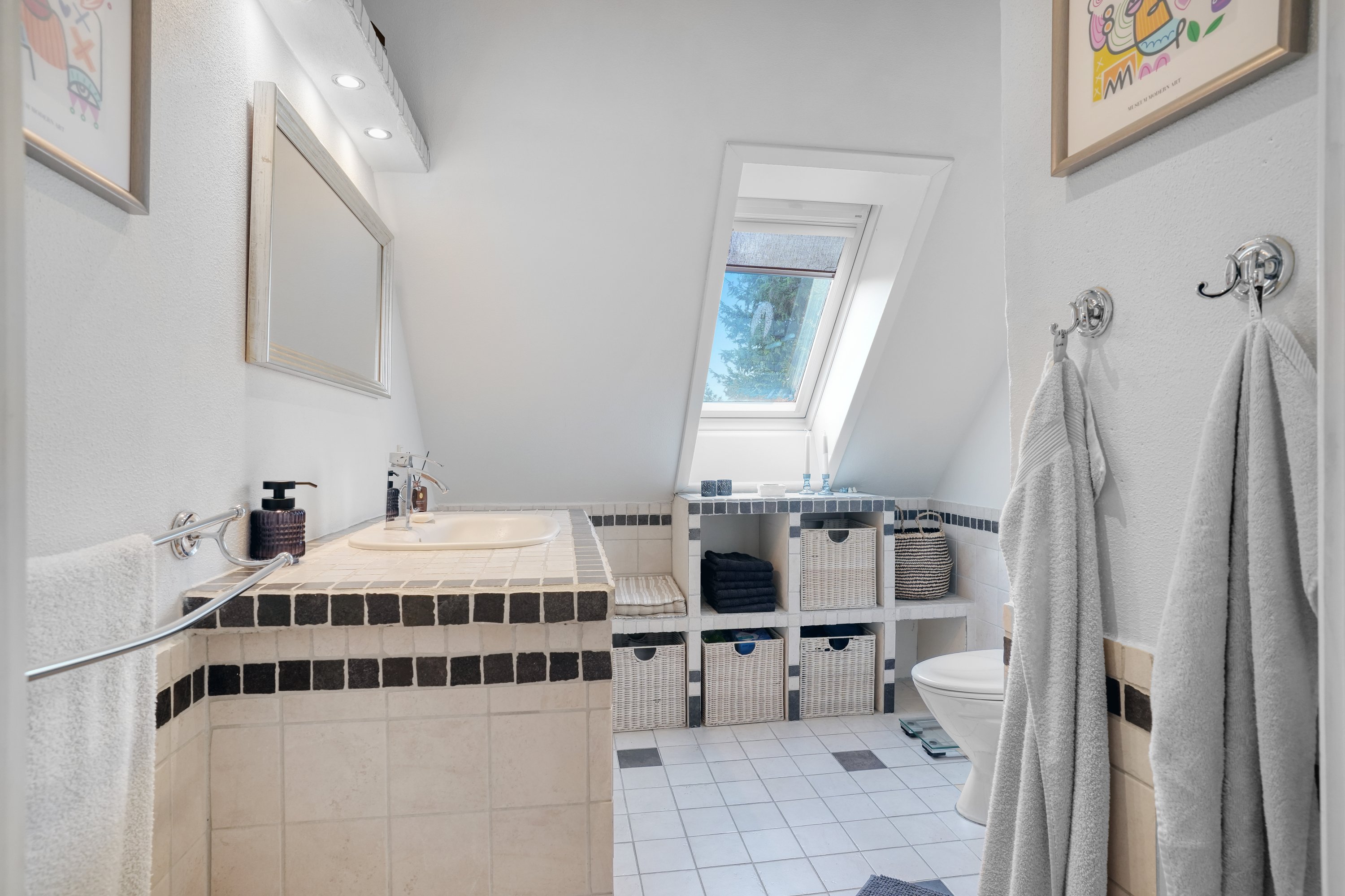 Fremhævet badeværelse billede i fuldskærmstilstand. Billede af Bregnerød Byvej 15B, 3520 Farum