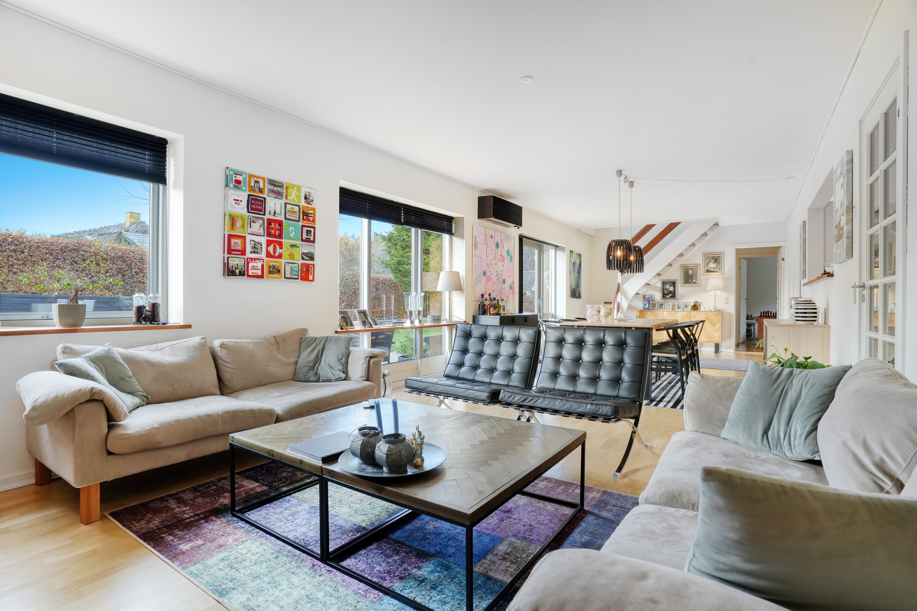 Fremhævet stue billede i fuldskærmstilstand. Billede af Bregnerød Byvej 15B, 3520 Farum