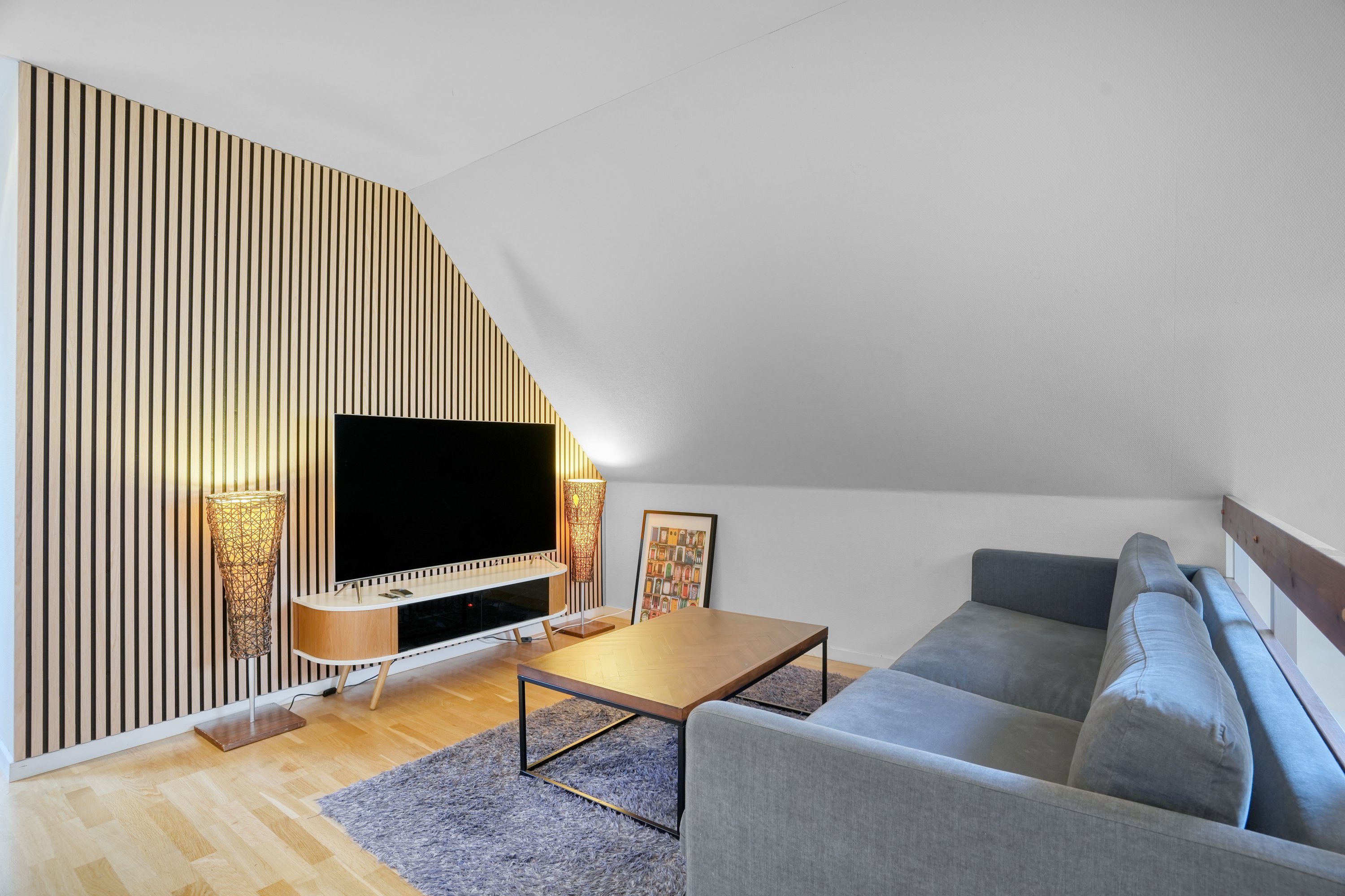 Fremhævet stue billede i fuldskærmstilstand. Billede af Bregnerød Byvej 15B, 3520 Farum