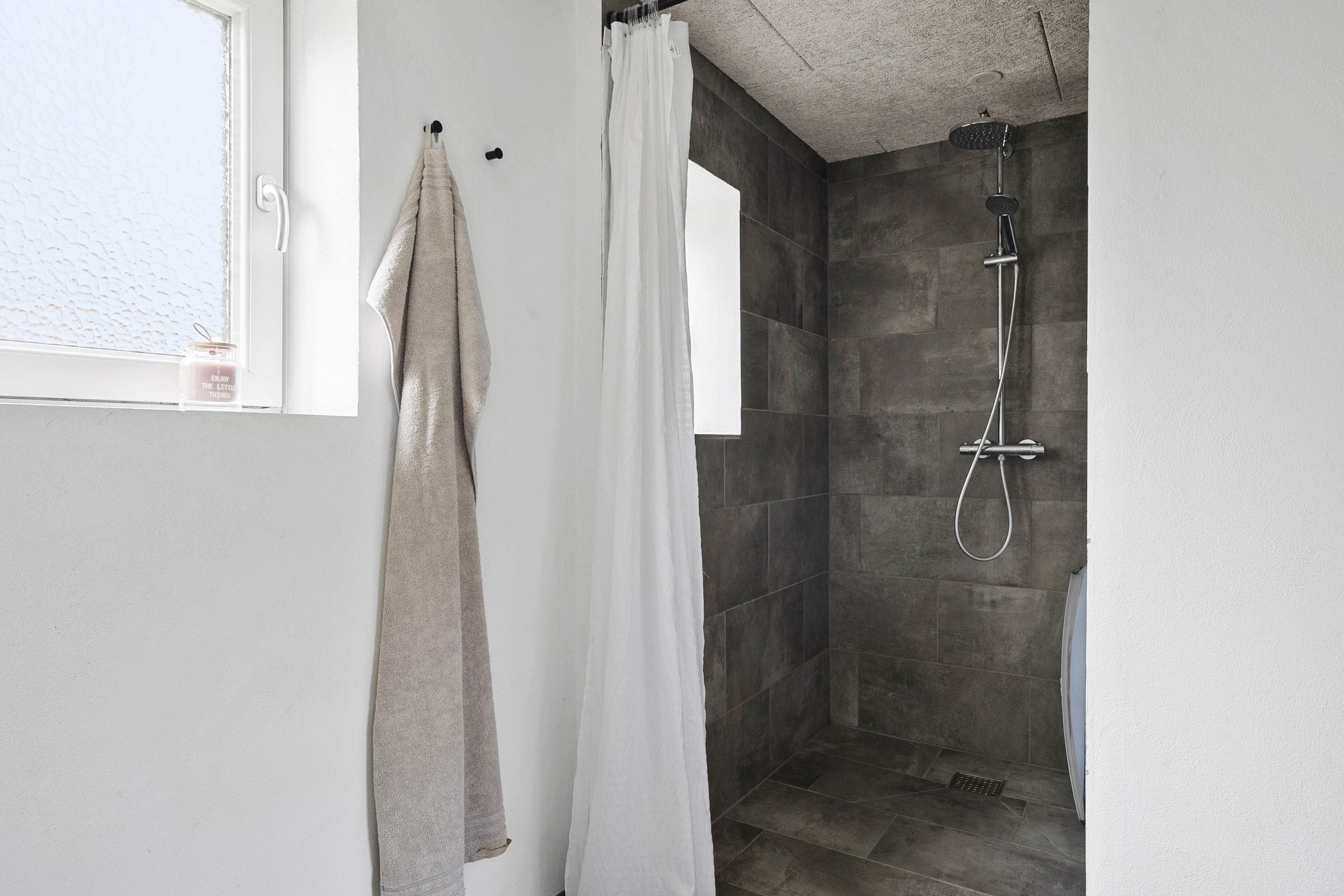 Fremhævet badeværelse billede i fuldskærmstilstand. Billede af Lintrupvej 32, 6660 Lintrup