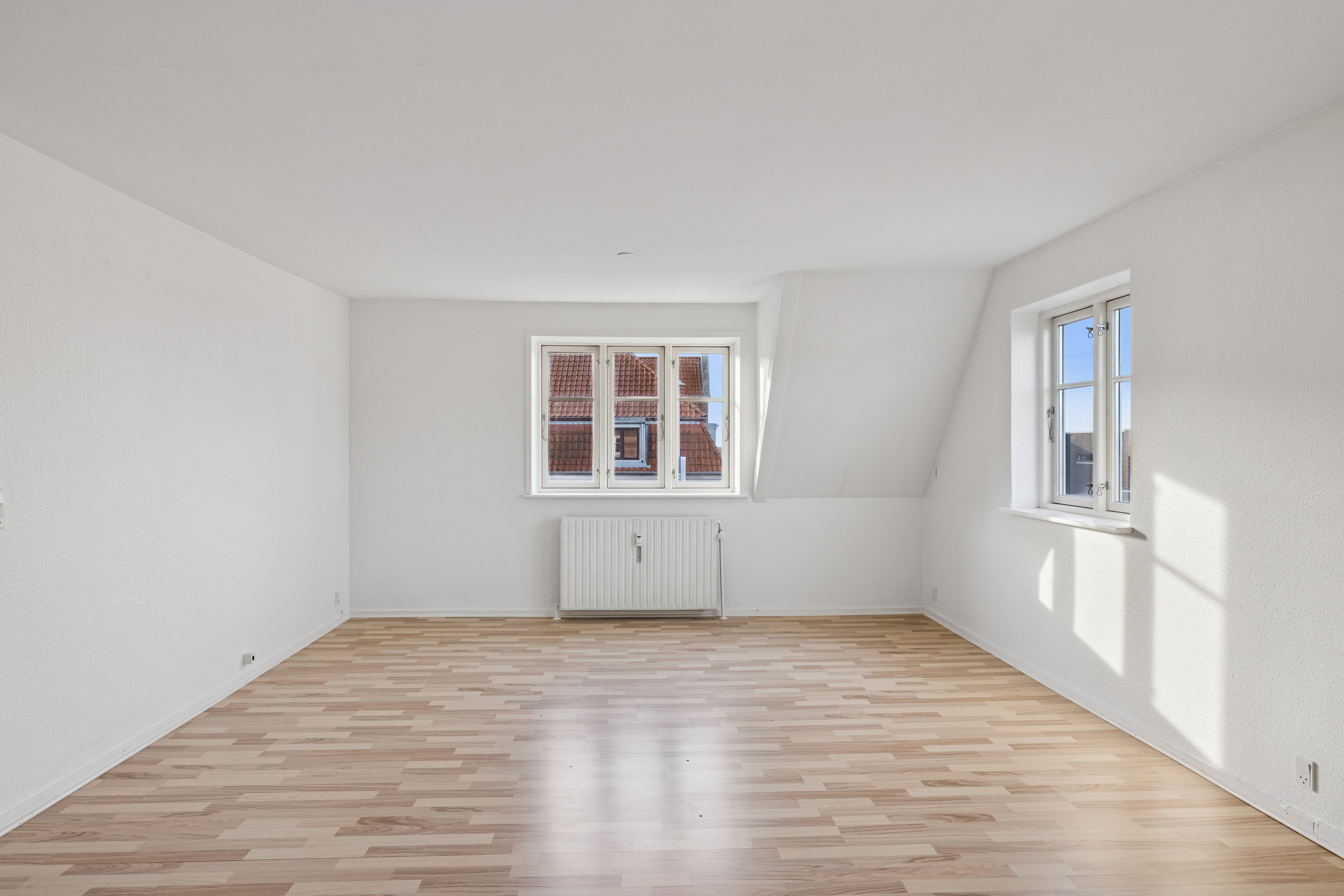 Fremhævet stue billede i fuldskærmstilstand. Billede af Skolevej 6, 8410 Rønde