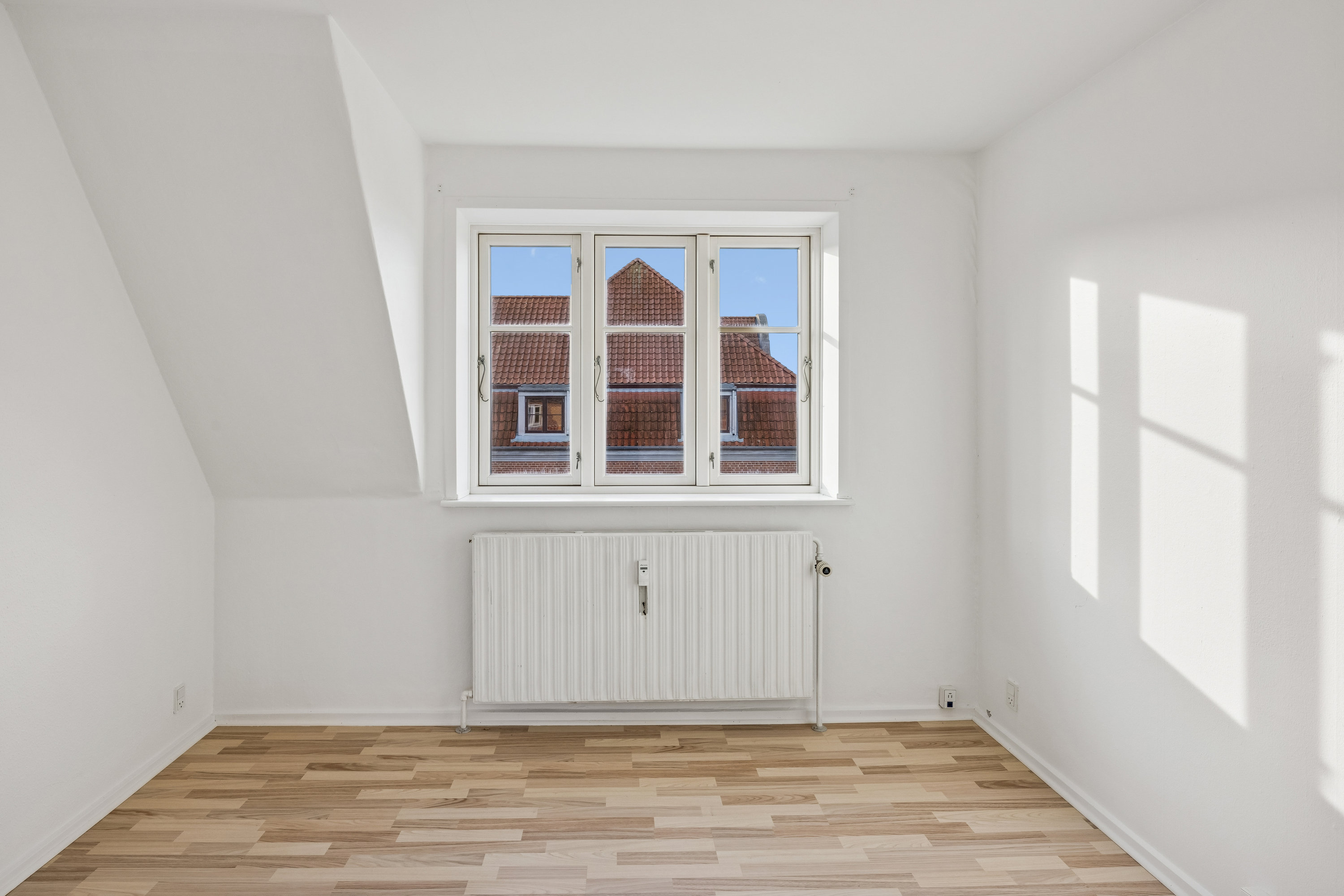 Fremhævet værelse billede i fuldskærmstilstand. Billede af Skolevej 6, 8410 Rønde