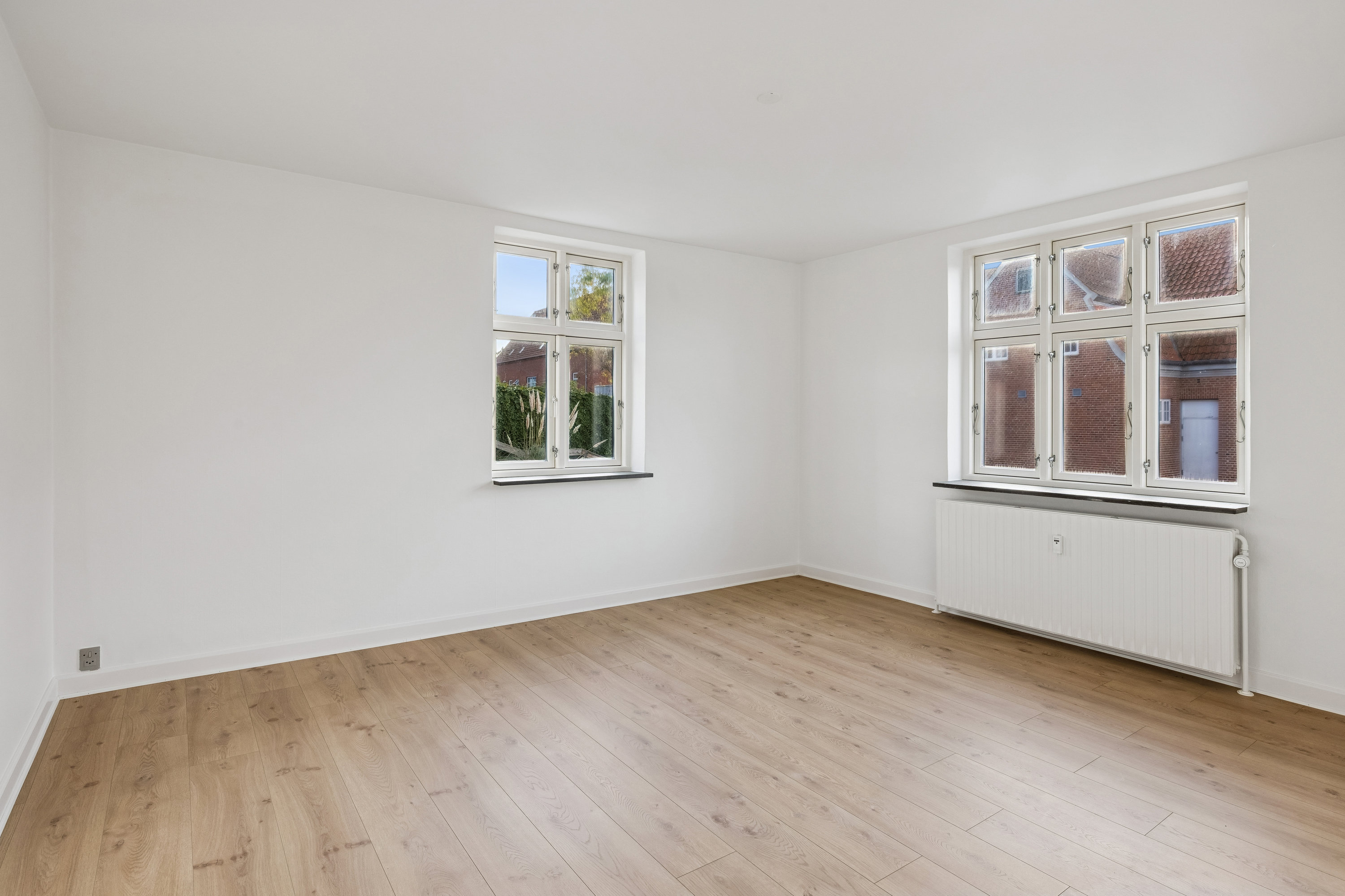 Fremhævet stue billede i fuldskærmstilstand. Billede af Skolevej 6, 8410 Rønde