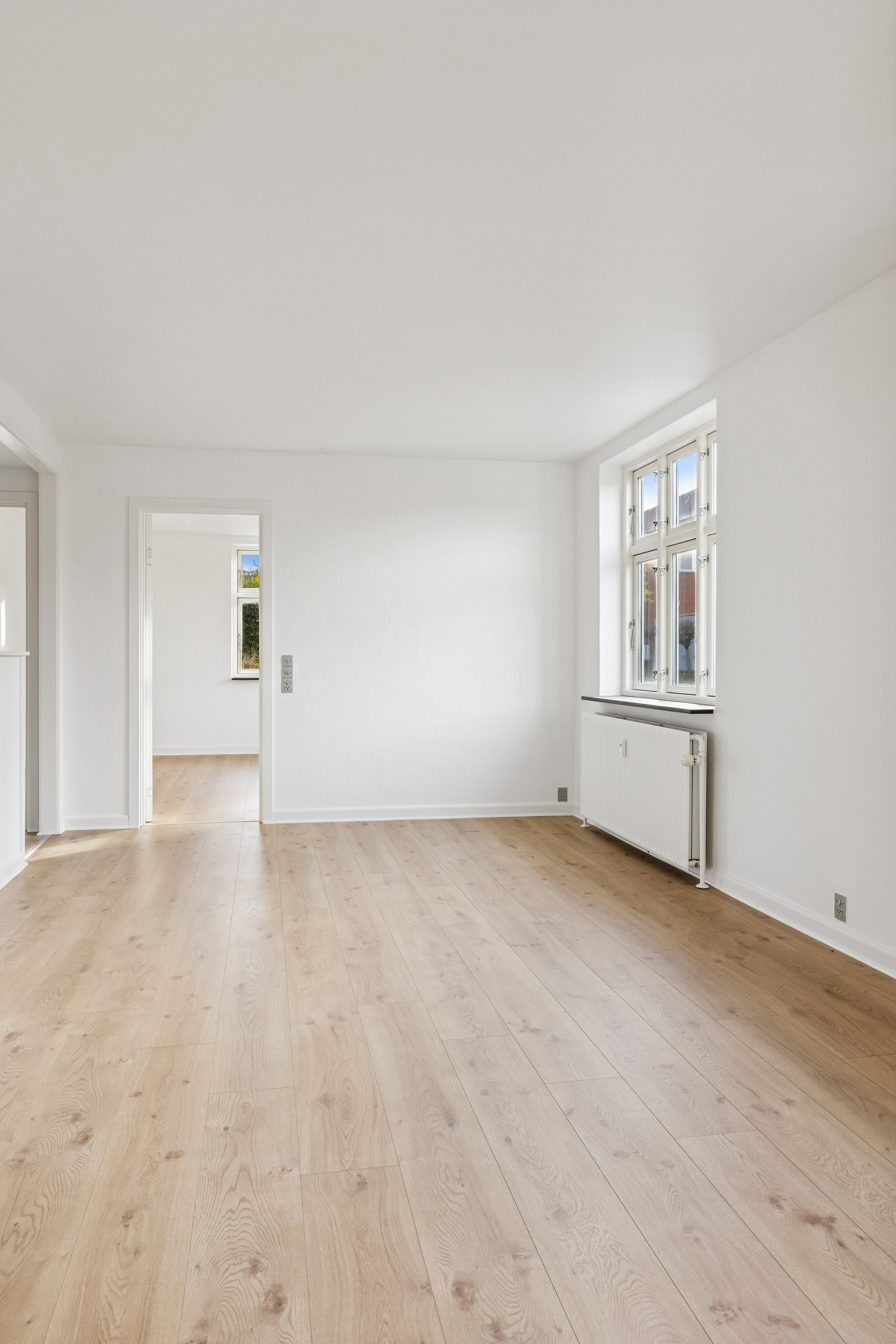 Fremhævet stue billede i fuldskærmstilstand. Billede af Skolevej 6, 8410 Rønde