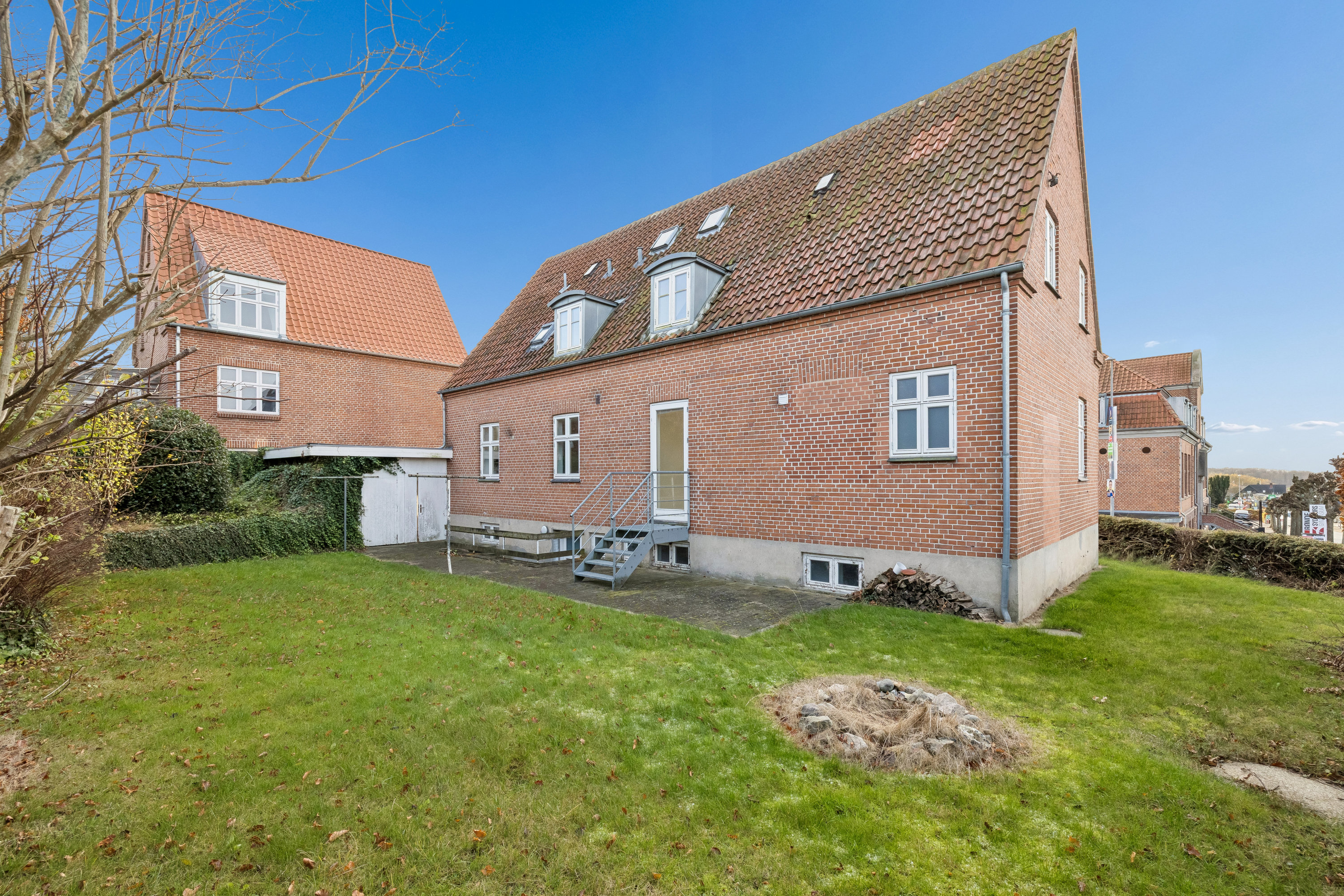 Fremhævet andet billede i fuldskærmstilstand. Billede af Skolevej 6, 8410 Rønde