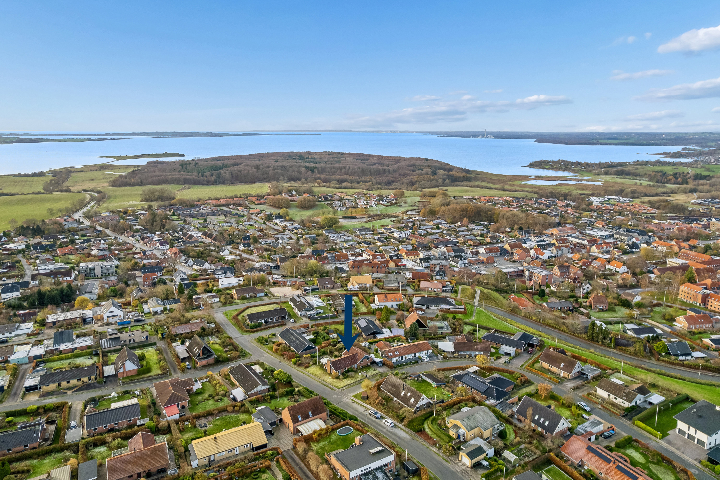 Miniaturebillede 2: luftfoto. Billede af Baunevænget 17, 8410 Rønde