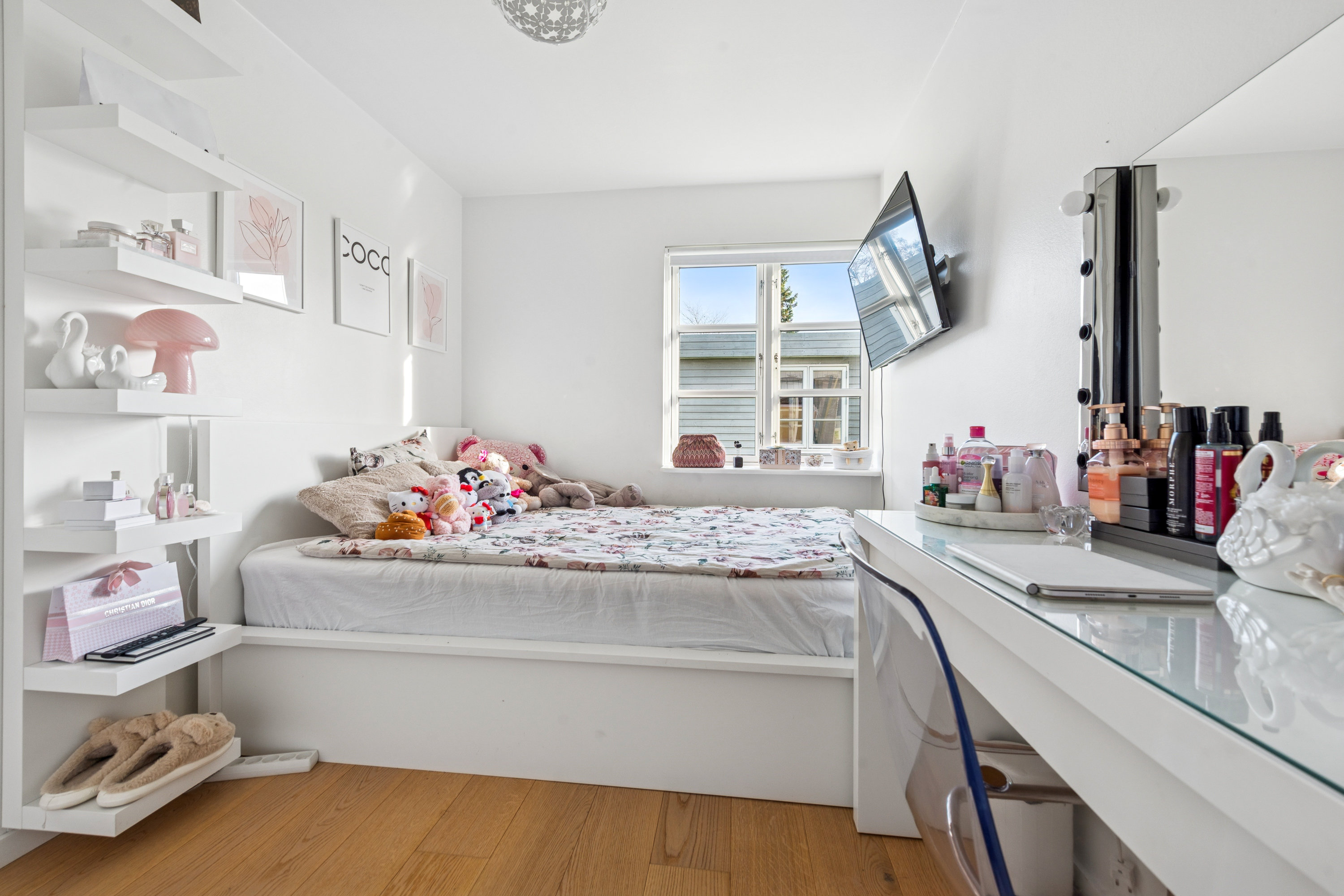 Fremhævet værelse billede i fuldskærmstilstand. Billede af Løvager 1, 2670 Greve