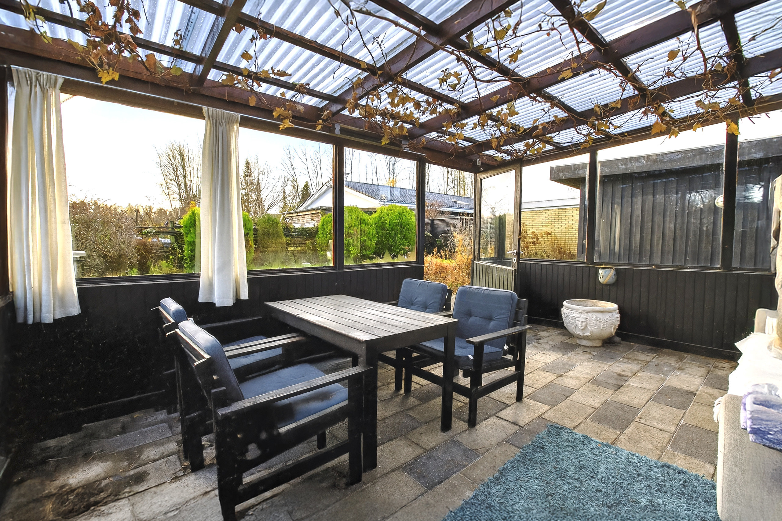 Fremhævet udestue billede i fuldskærmstilstand. Billede af Pæremosevej 33, 2750 Ballerup