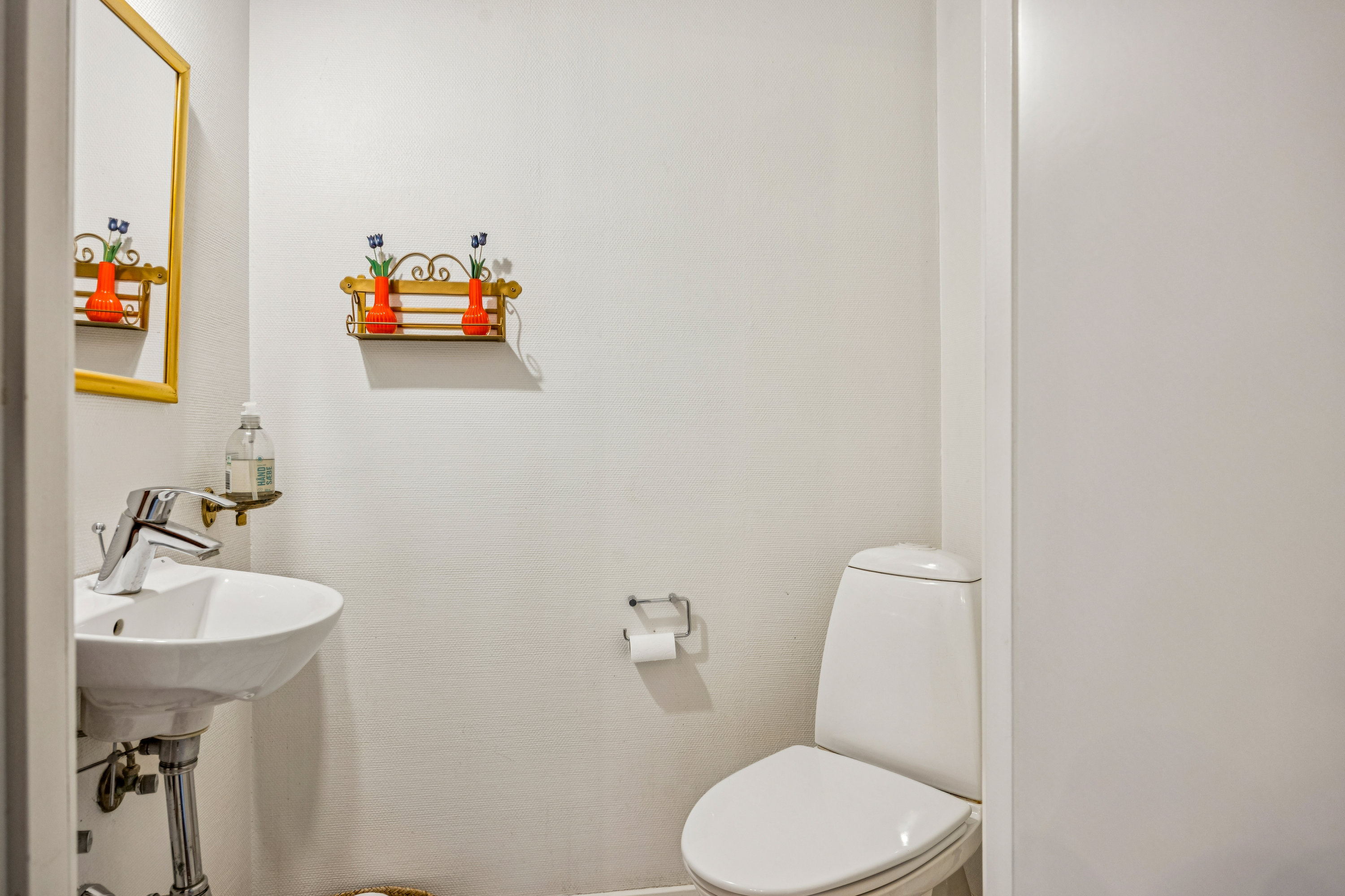 Fremhævet badeværelse billede i fuldskærmstilstand. Billede af Solbakkevej 1, 9460 Brovst