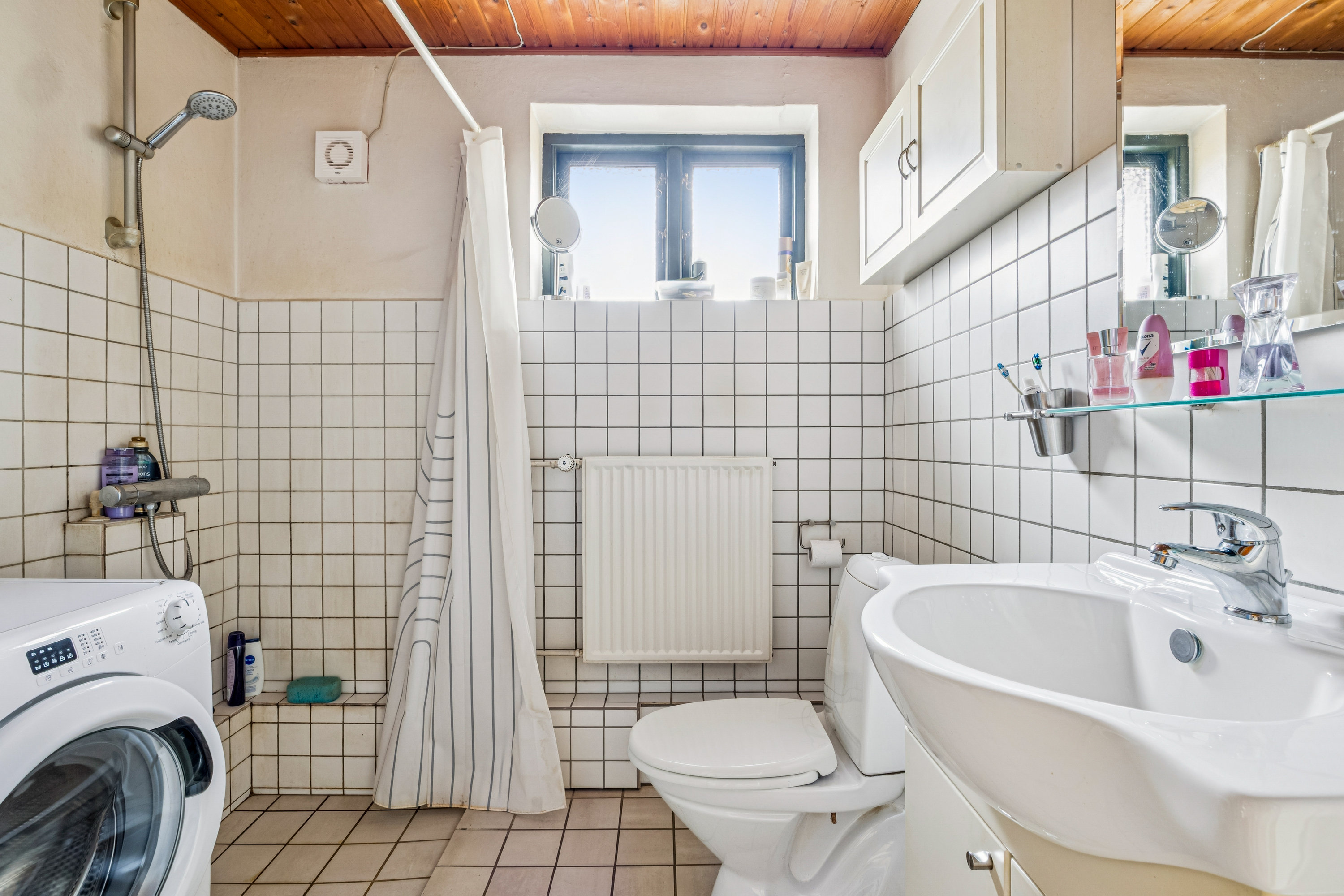 Fremhævet badeværelse billede i fuldskærmstilstand. Billede af Tolstrupvej 14, Tolstrup, 4100 Ringsted