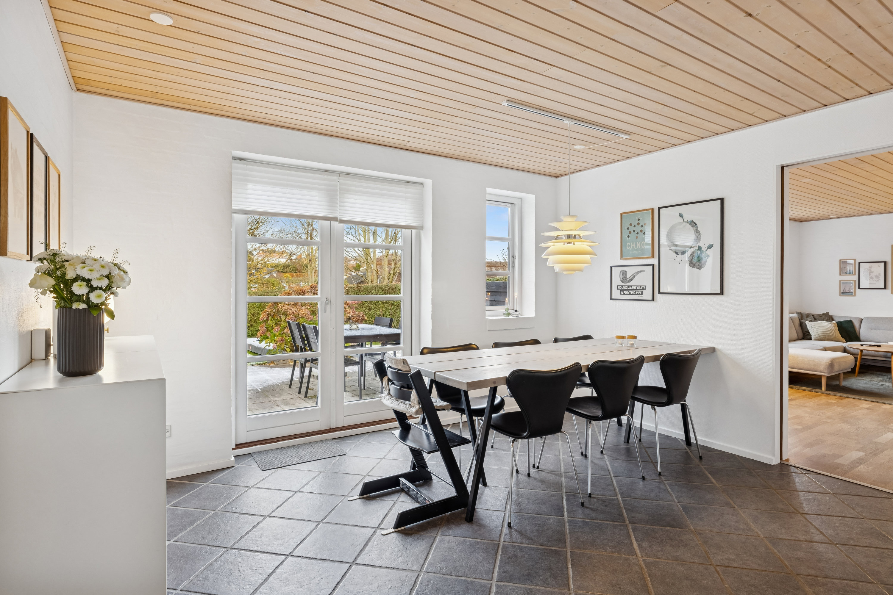 Fremhævet stue billede i fuldskærmstilstand. Billede af Toften 2, Ugelbølle, 8410 Rønde