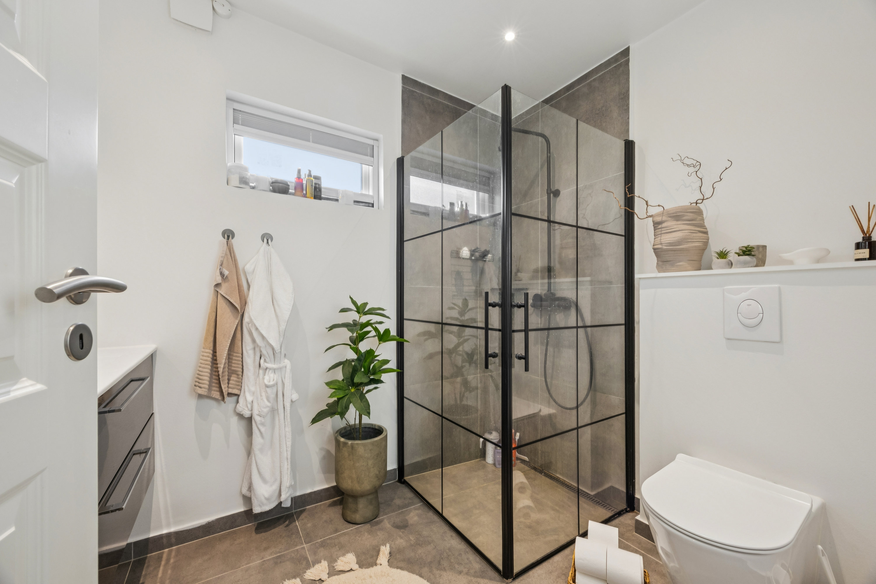 Fremhævet badeværelse billede i fuldskærmstilstand. Billede af Strandvejen 96, 4600 Køge