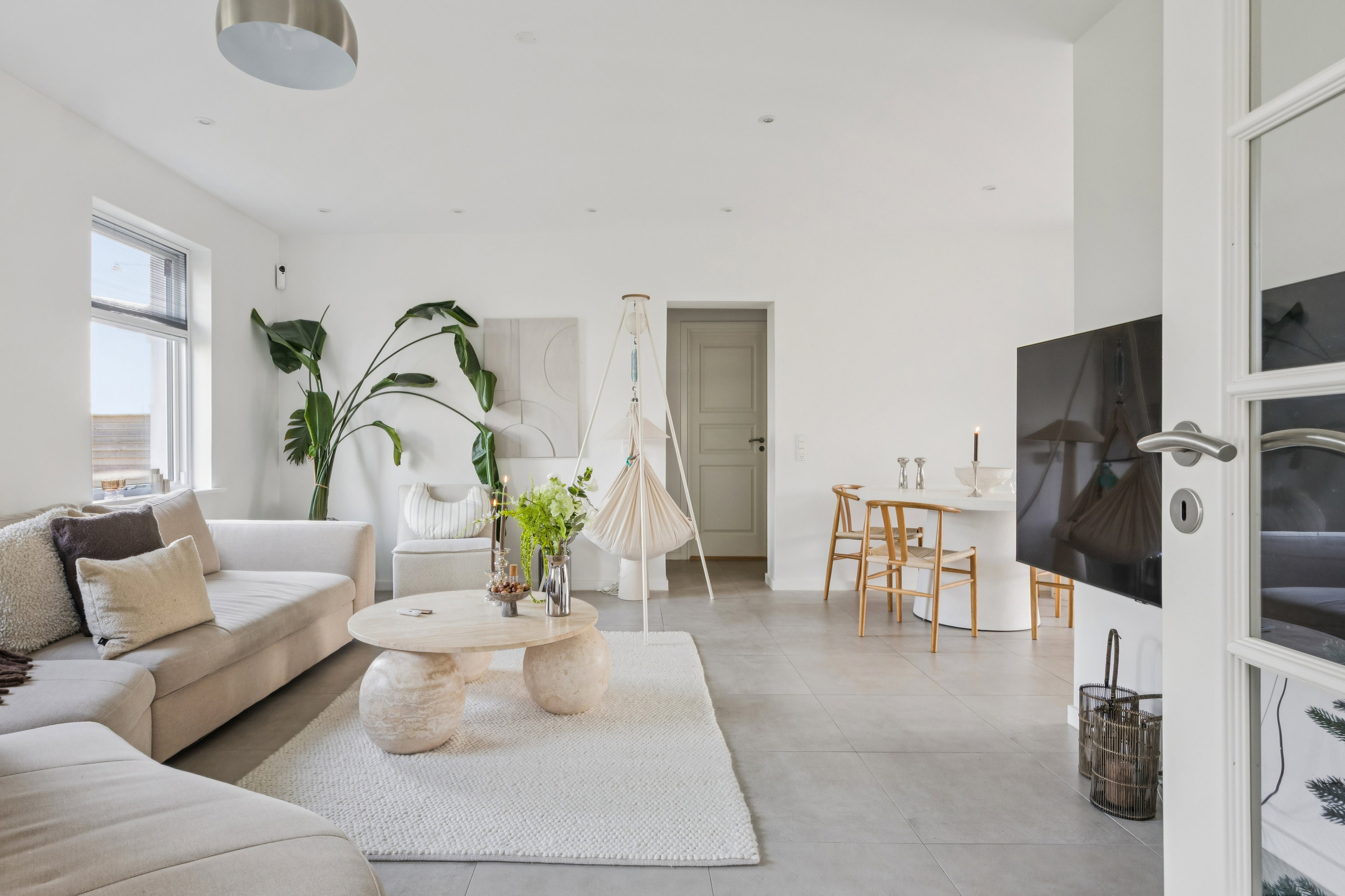 Fremhævet stue billede i fuldskærmstilstand. Billede af Strandvejen 96, 4600 Køge