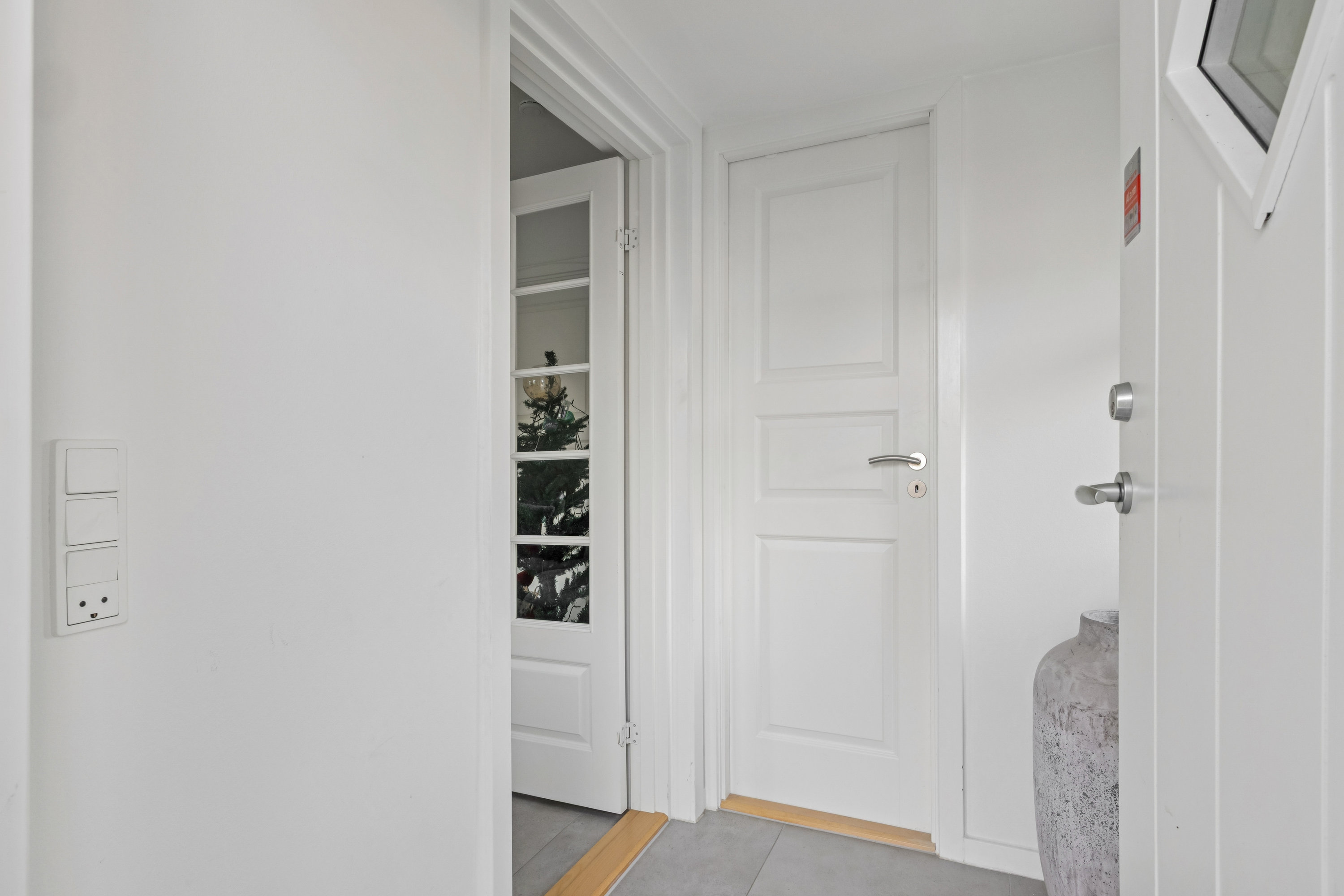 Fremhævet gang billede i fuldskærmstilstand. Billede af Strandvejen 96, 4600 Køge