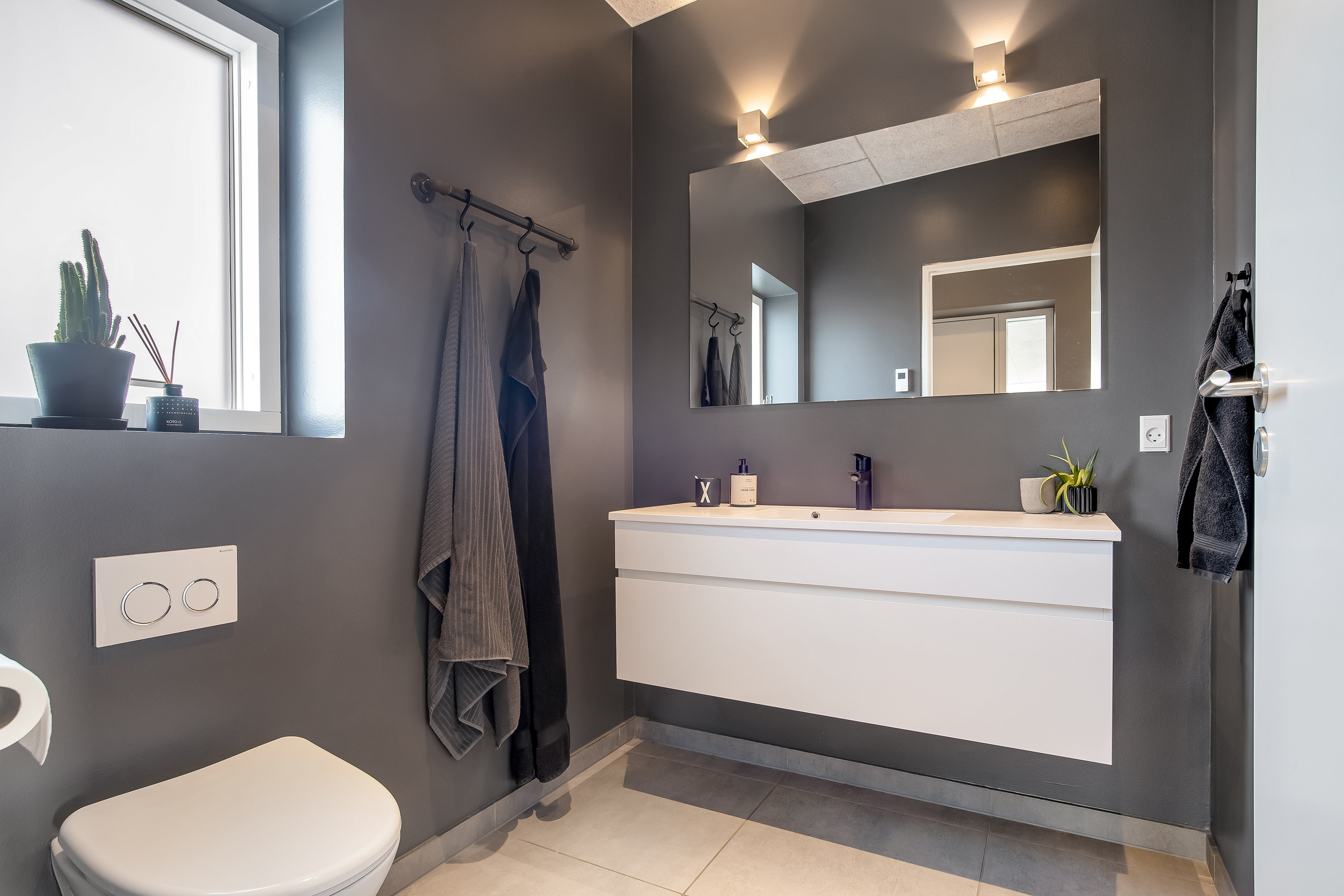 Fremhævet badeværelse billede i fuldskærmstilstand. Billede af Dolken 1, Mejrup, 7500 Holstebro