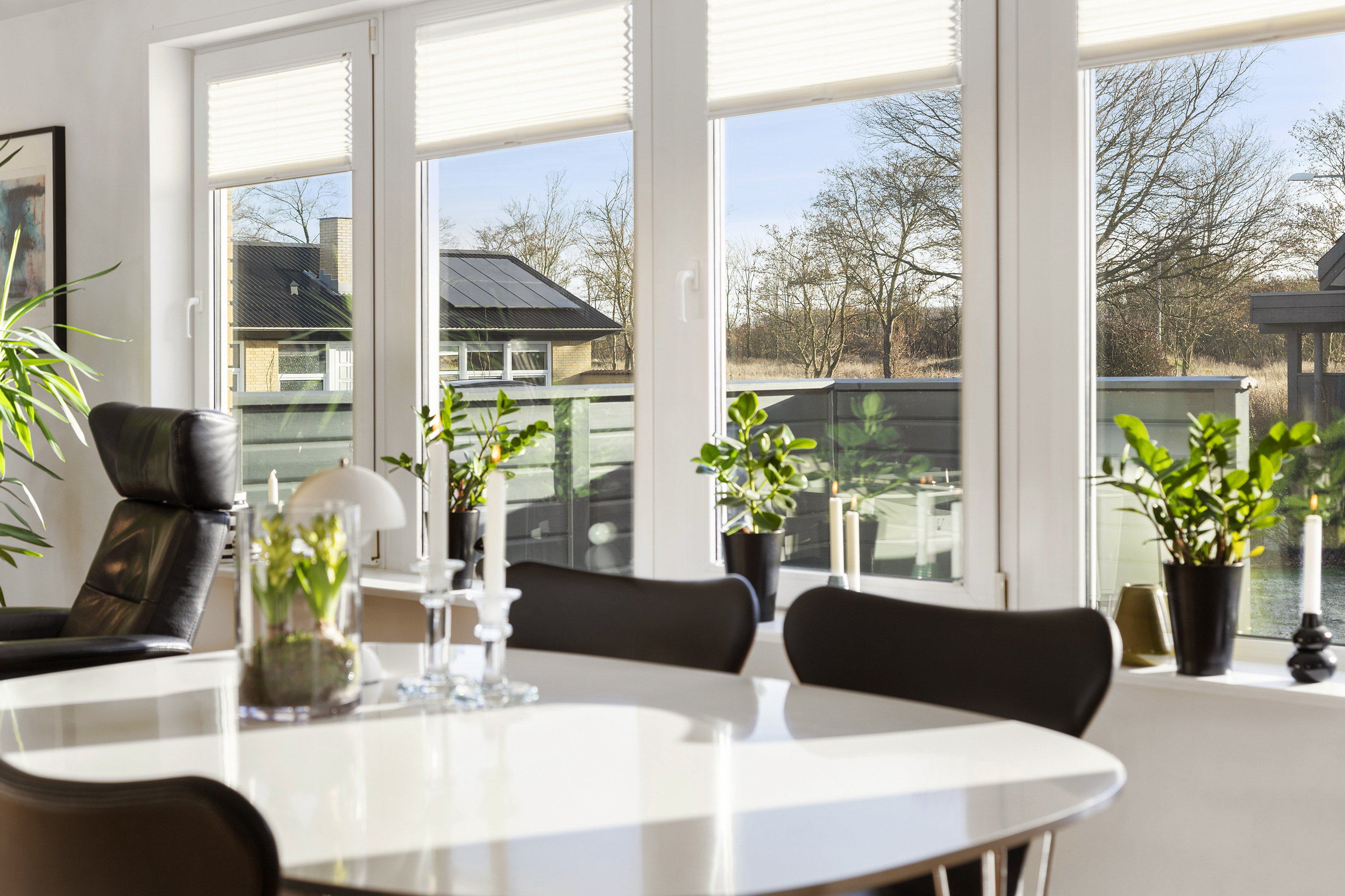 Fremhævet stue billede i fuldskærmstilstand. Billede af Søren Vestergaards Vej 3, 9760 Vrå