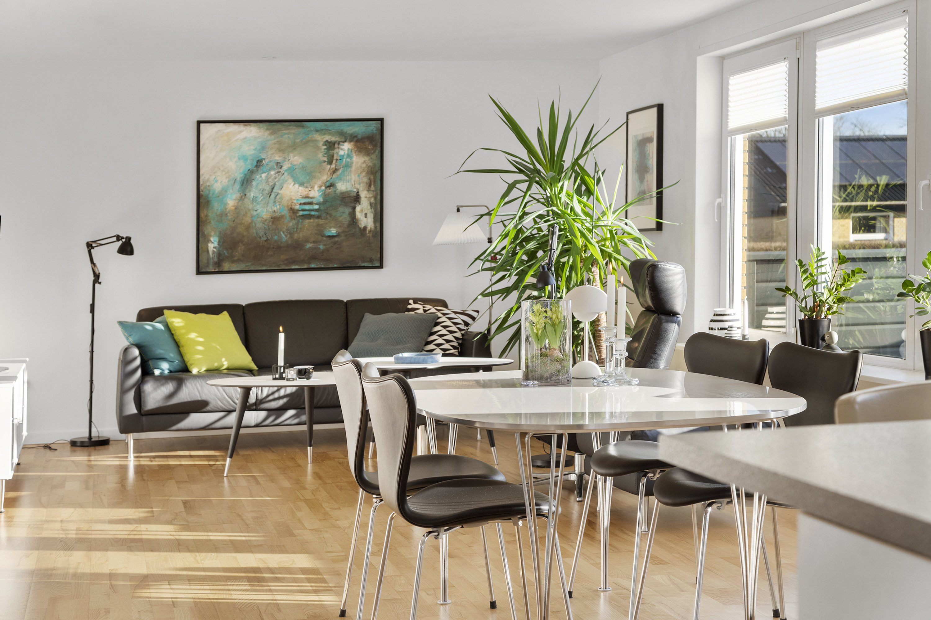 Fremhævet stue billede i fuldskærmstilstand. Billede af Søren Vestergaards Vej 3, 9760 Vrå