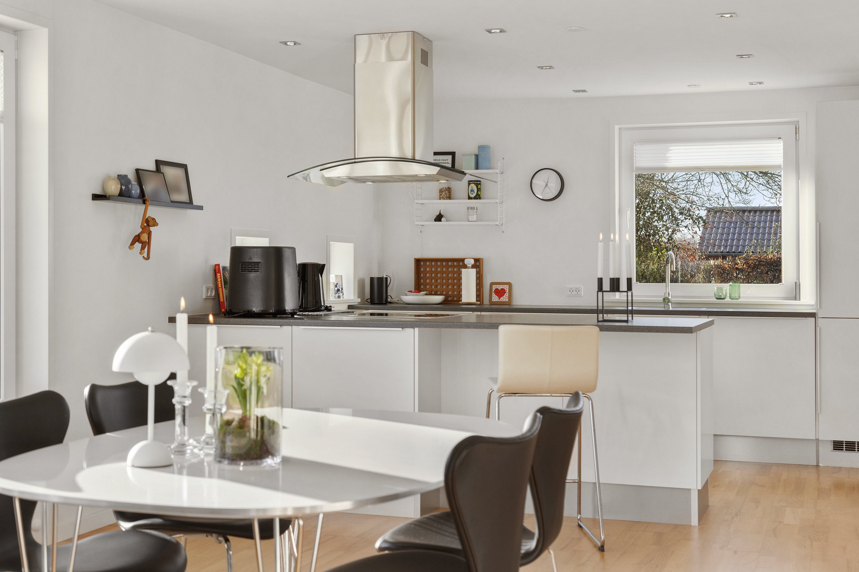 Fremhævet køkken alrum billede i fuldskærmstilstand. Billede af Søren Vestergaards Vej 3, 9760 Vrå