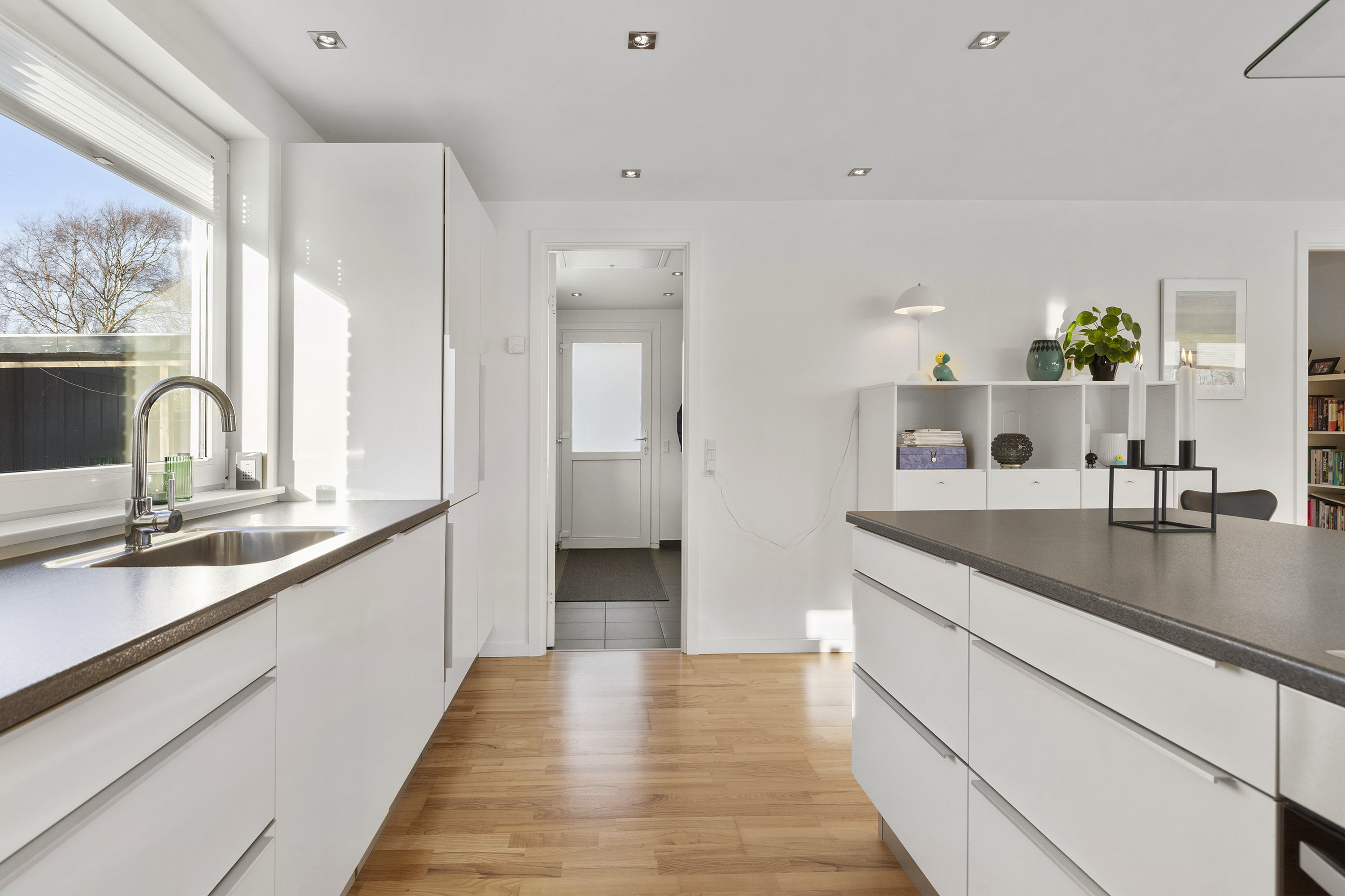 Fremhævet køkken billede i fuldskærmstilstand. Billede af Søren Vestergaards Vej 3, 9760 Vrå