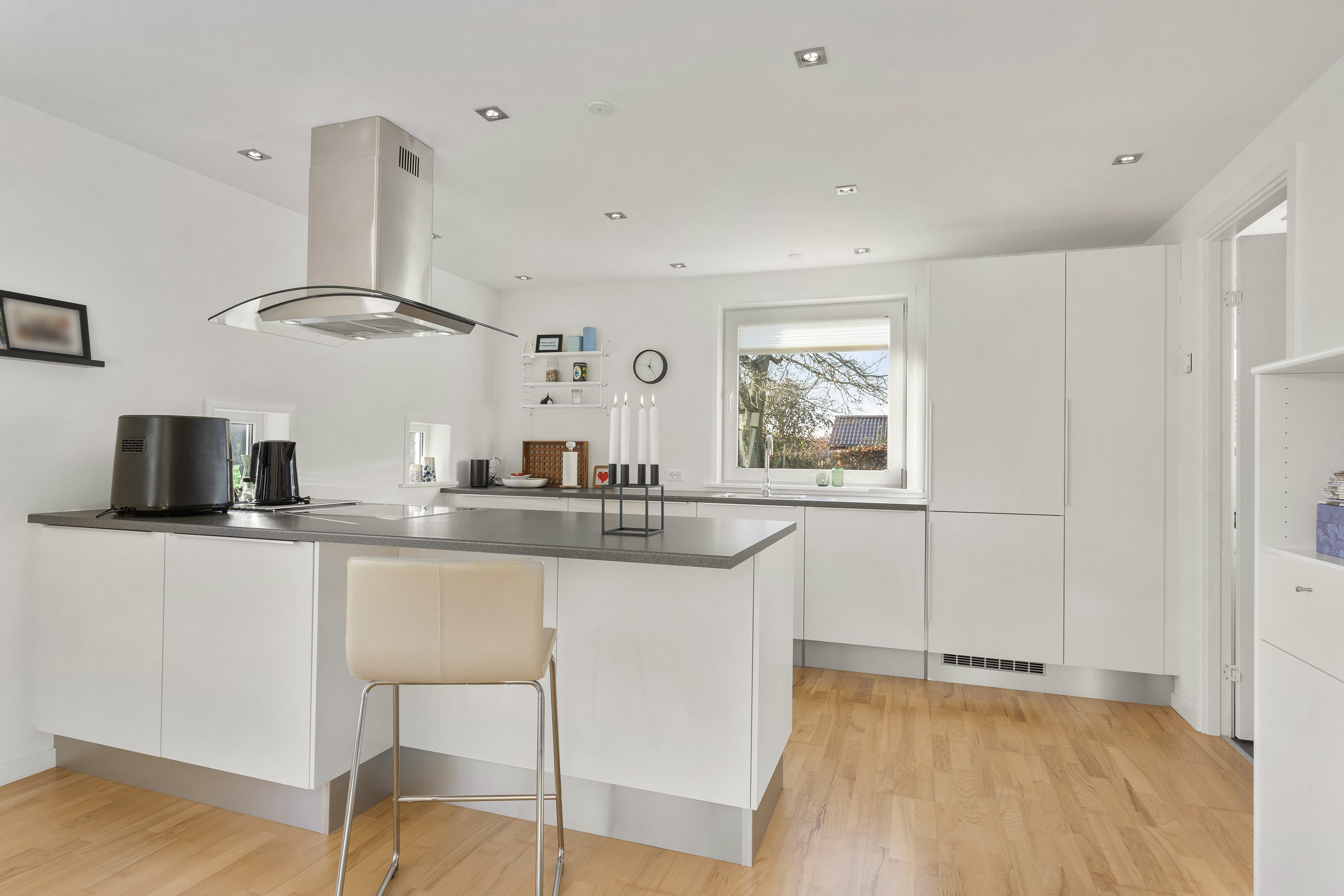 Miniaturebillede 1: køkken. Billede af Søren Vestergaards Vej 3, 9760 Vrå