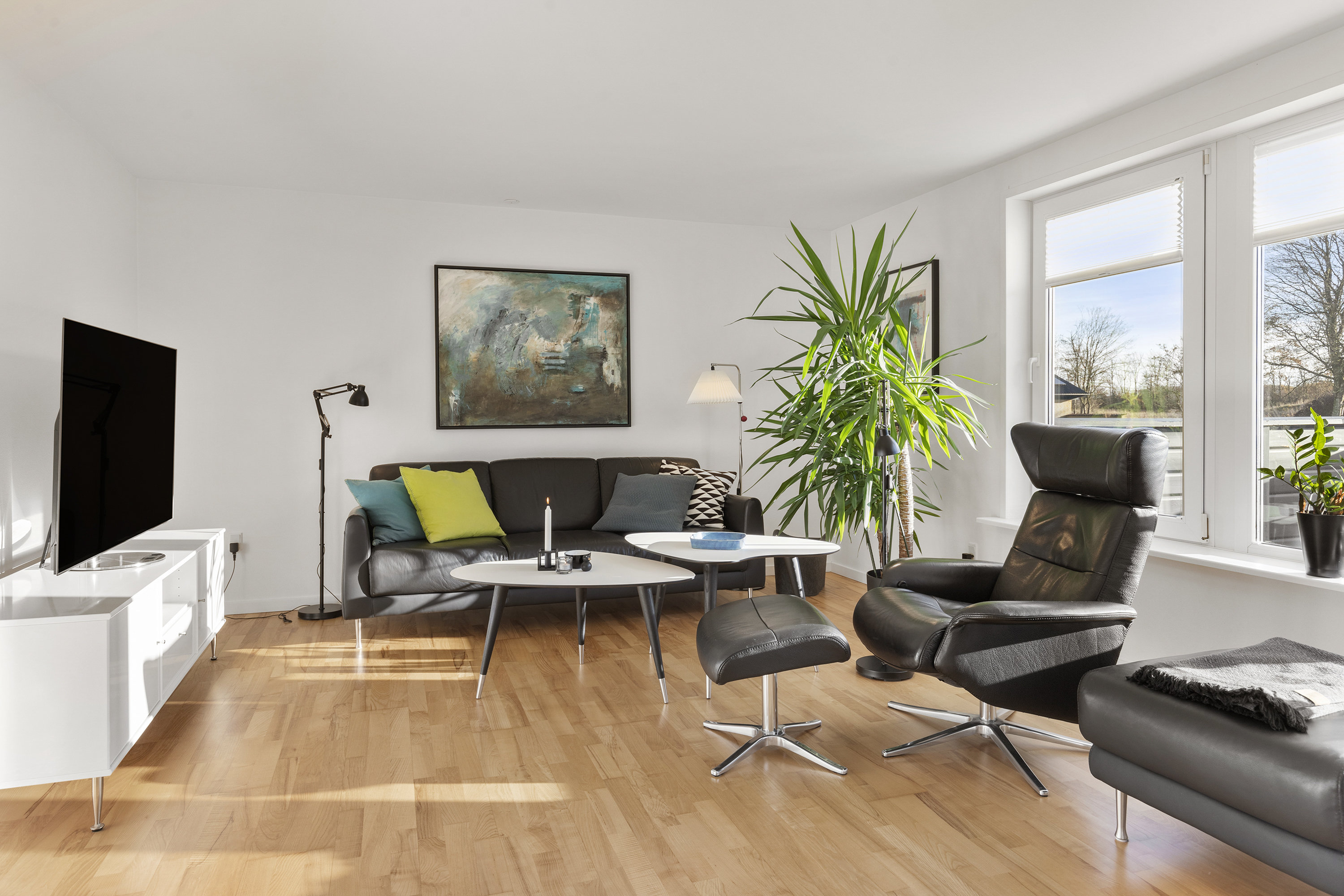 Fremhævet stue billede i fuldskærmstilstand. Billede af Søren Vestergaards Vej 3, 9760 Vrå