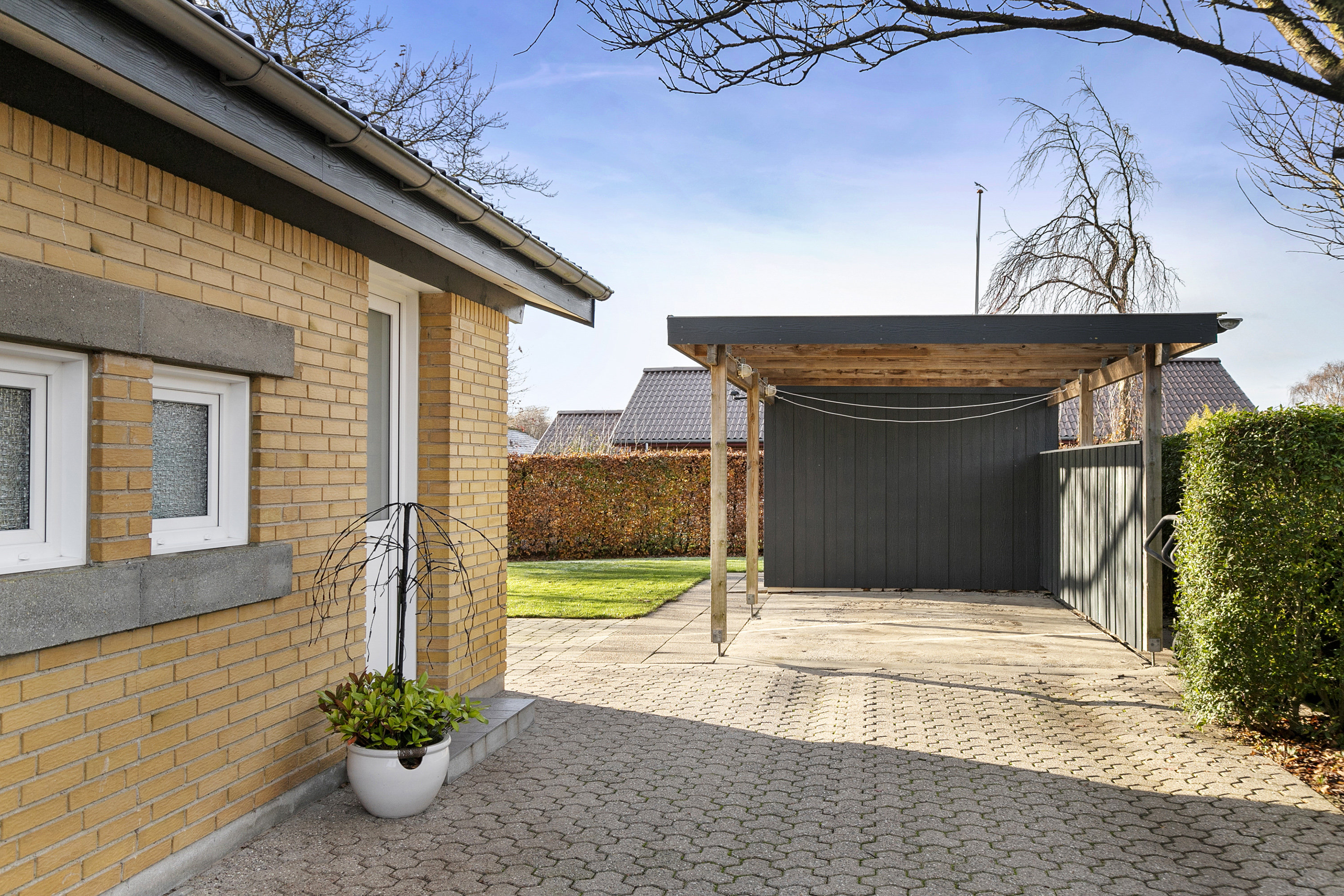 Fremhævet carport billede i fuldskærmstilstand. Billede af Søren Vestergaards Vej 3, 9760 Vrå