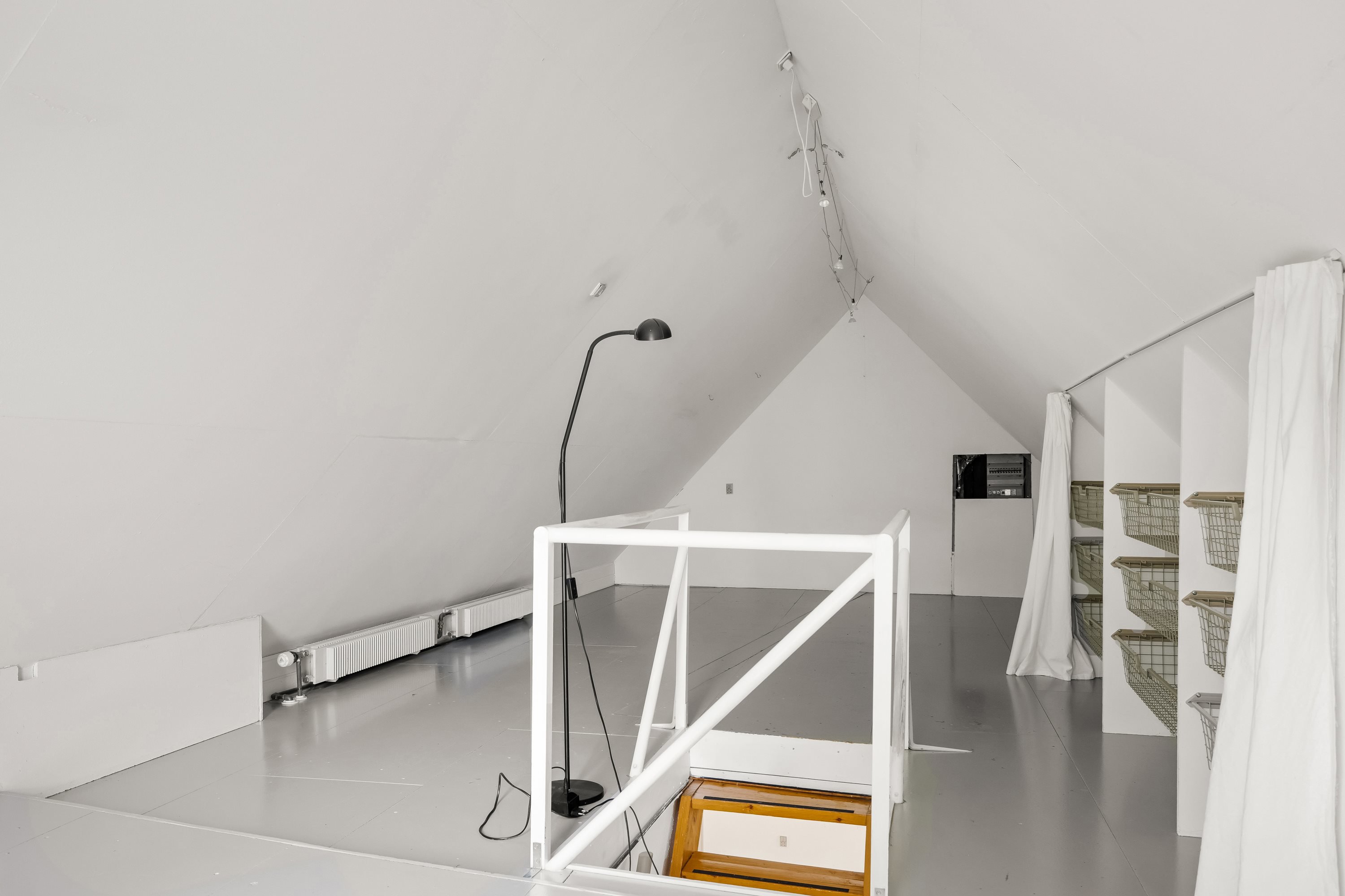 Fremhævet loft/disponibelt rum billede i fuldskærmstilstand. Billede af Trindballevej 15, Ormslev, 8260 Viby J