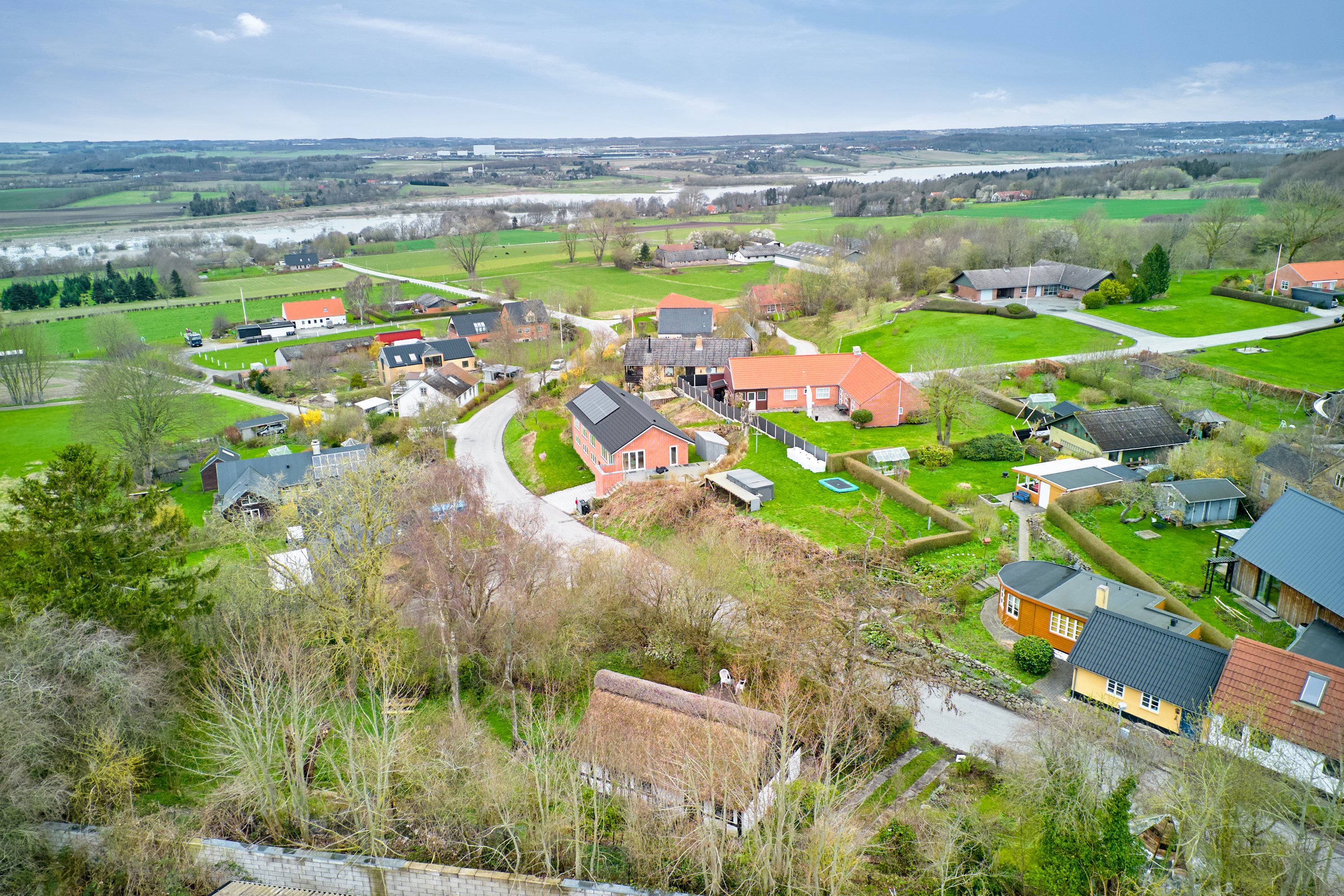 Fremhævet luftfoto billede i fuldskærmstilstand. Billede af Trindballevej 15, Ormslev, 8260 Viby J