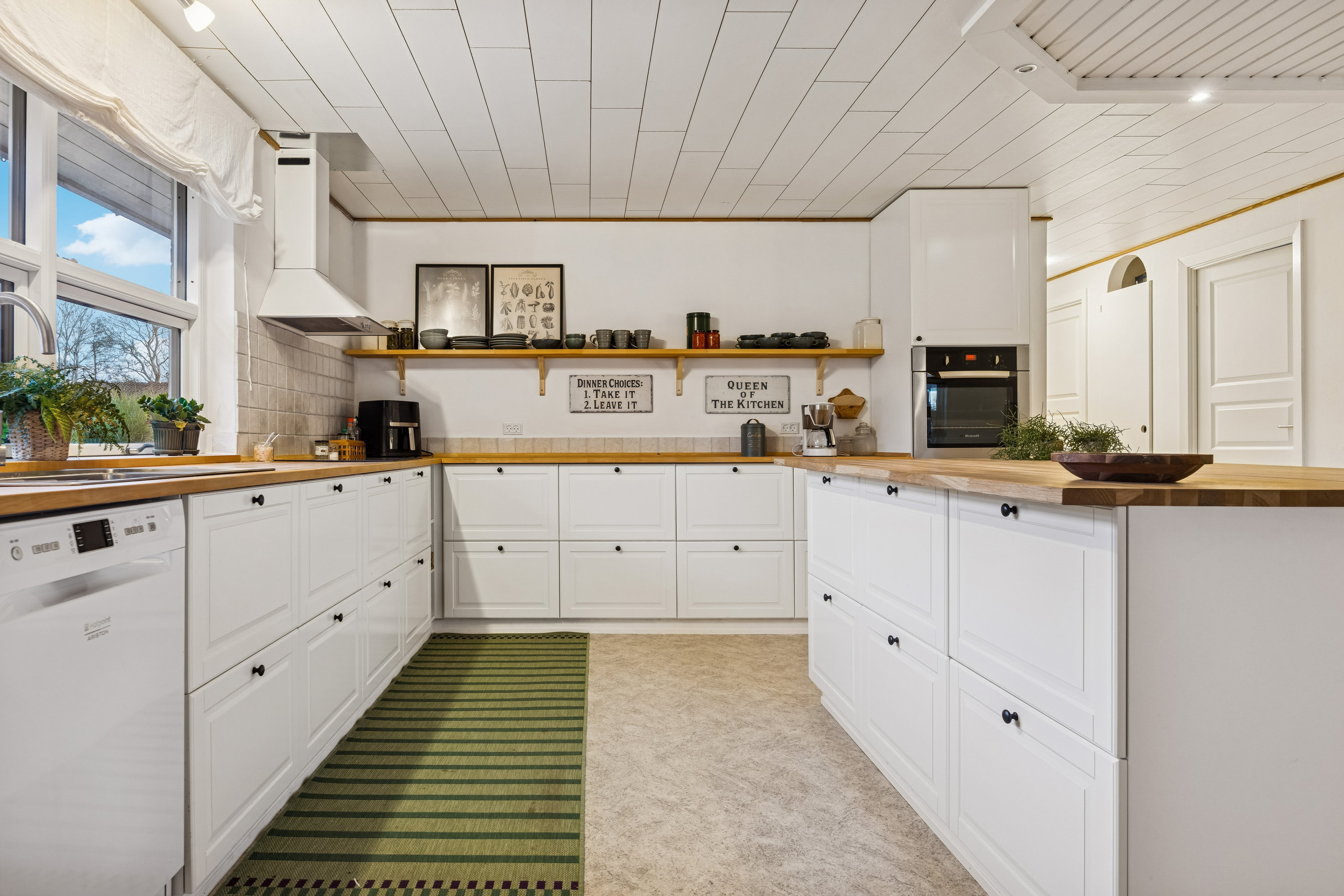 Fremhævet køkken billede i fuldskærmstilstand. Billede af Lærkevej 1, Tranum, 9460 Brovst