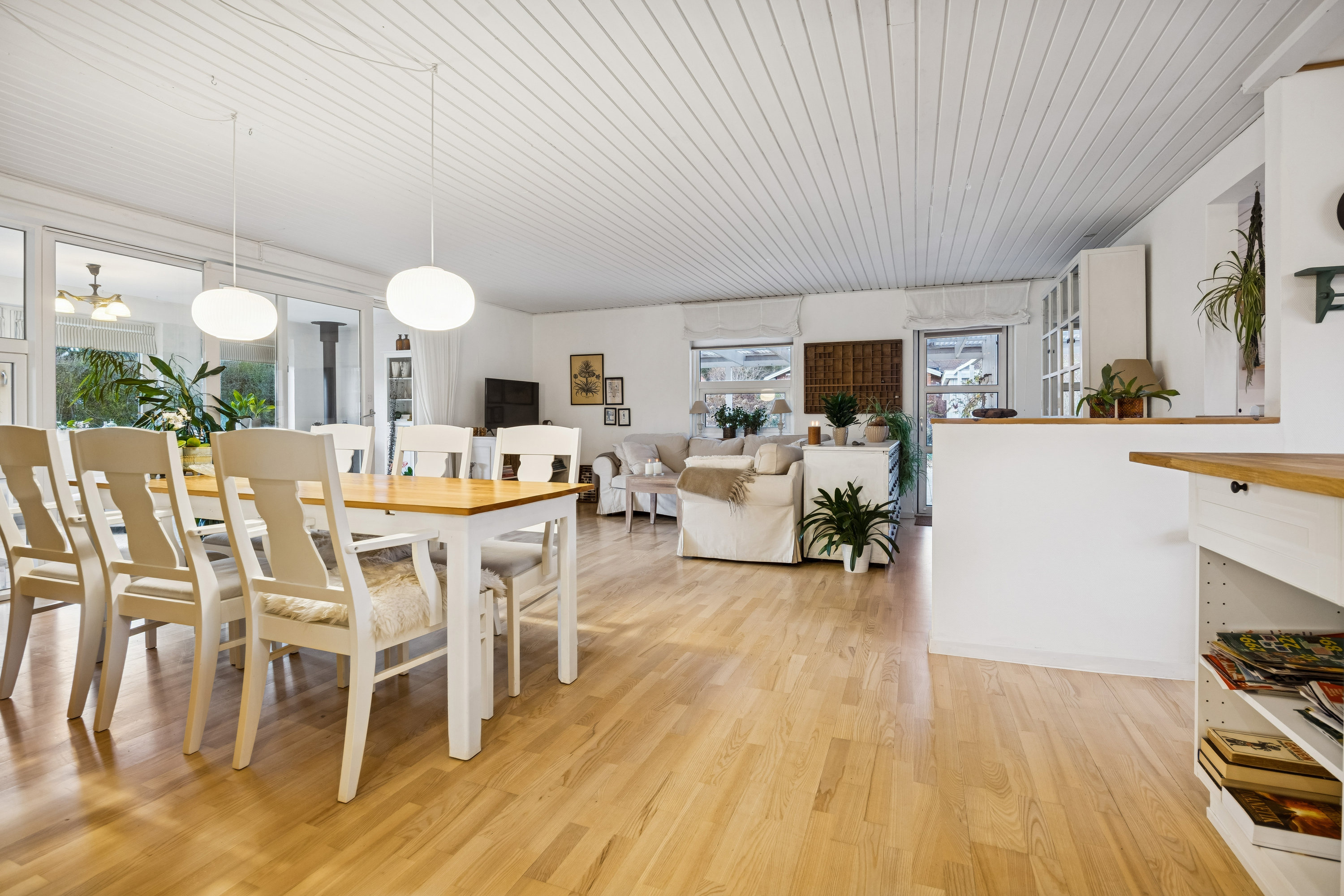 Fremhævet stue billede i fuldskærmstilstand. Billede af Lærkevej 1, Tranum, 9460 Brovst